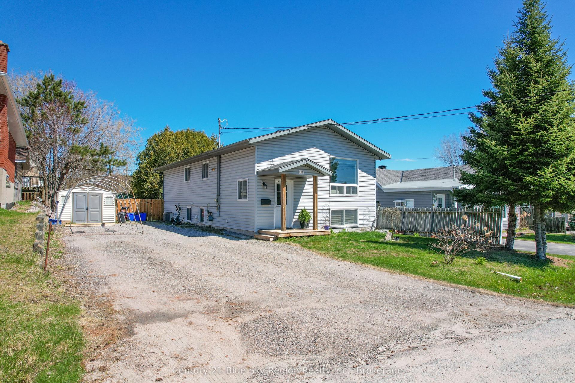 208 Gould Avenue — photo 1