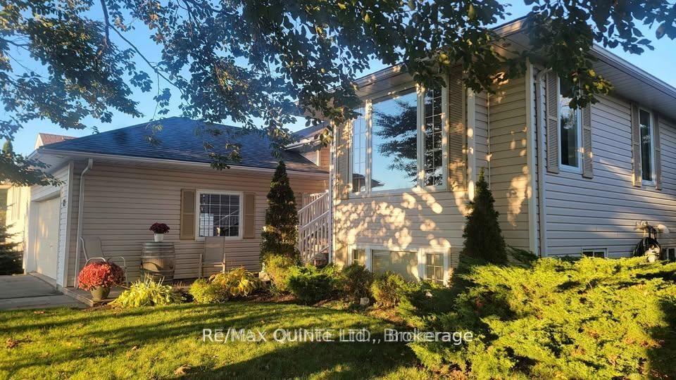 89 Westwind Crescent, Prince Edward County — Detached for sale, photo 1