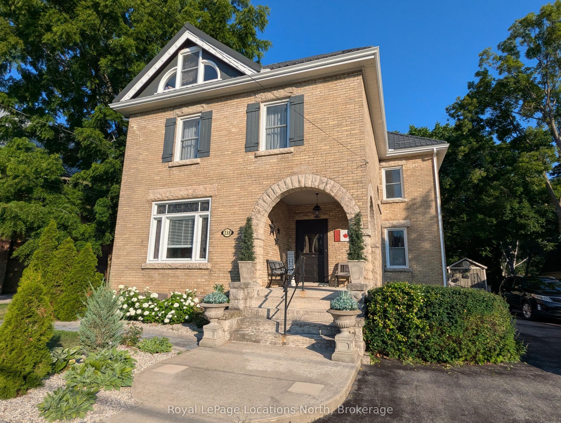 138 Bruce Street S, Blue Mountains — Detached for sale, photo 1