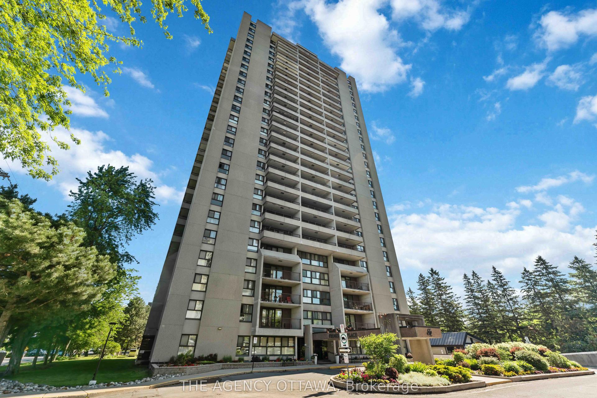1785 Frobisher Lane 703 #703, Alta Vista and Area — Condo for sale, photo 1