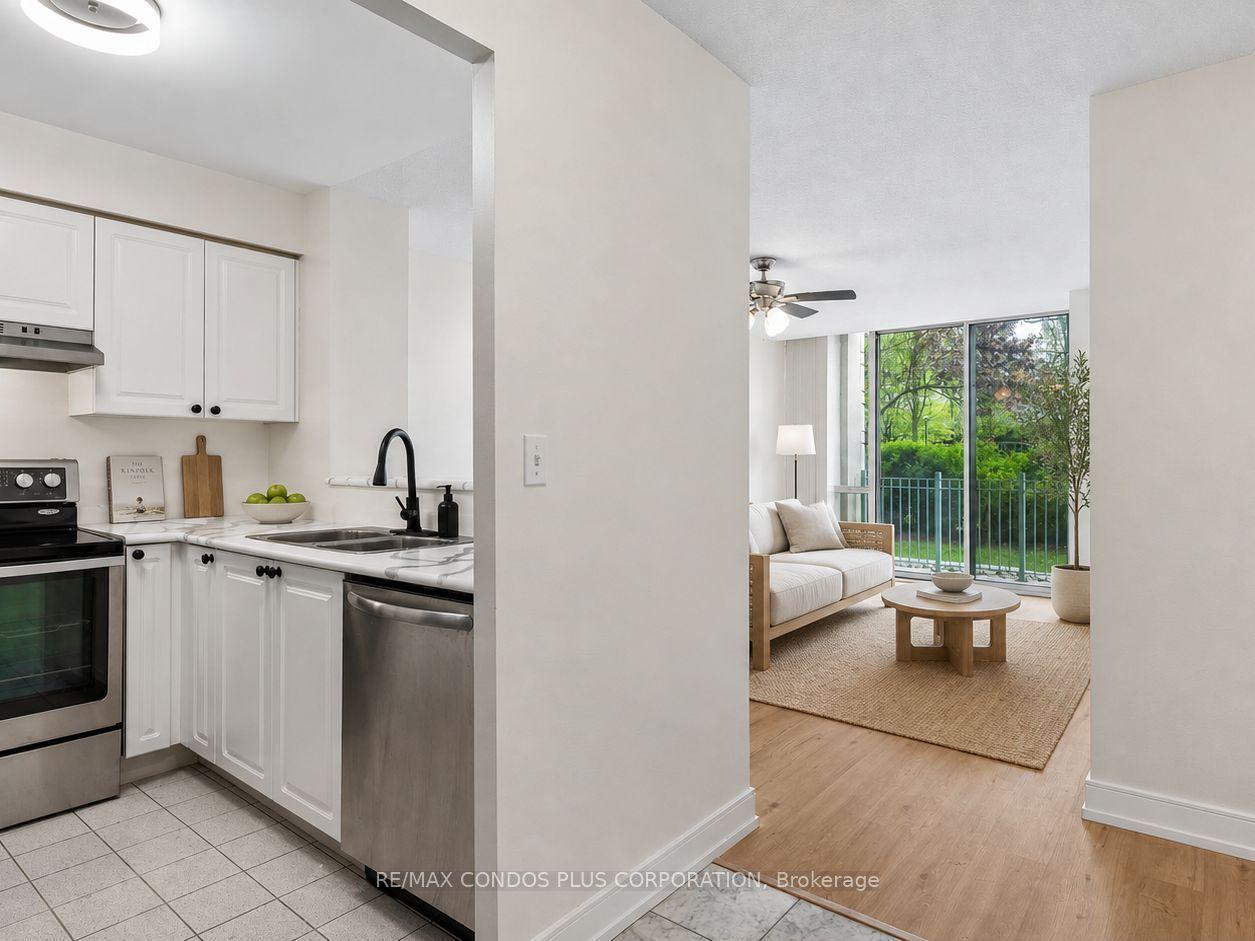 28 Pemberton Avenue 107 #107 — photo 1