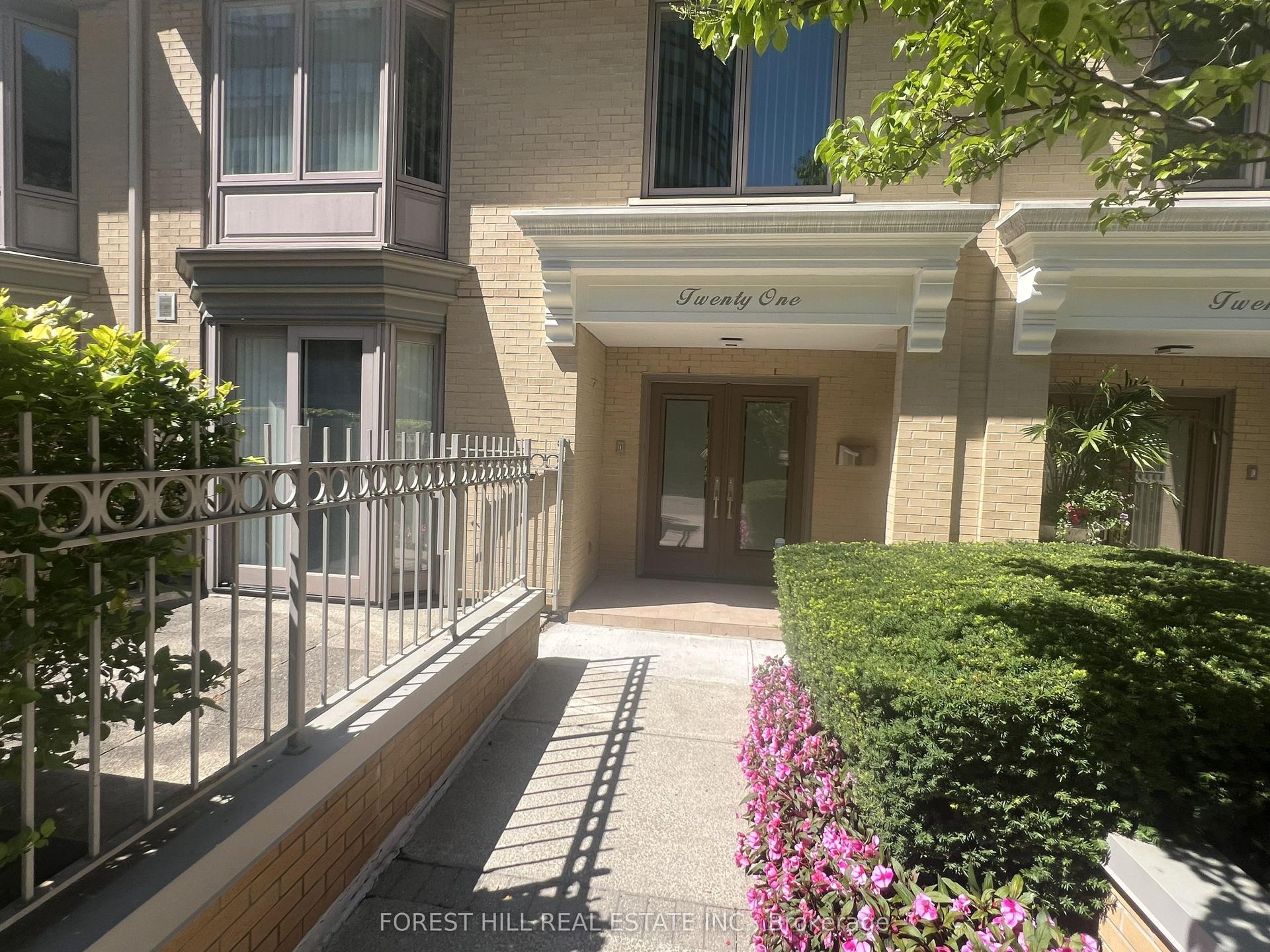 21 LOWER VILLAGE GATE, Toronto — Condo Town for lease, photo 1