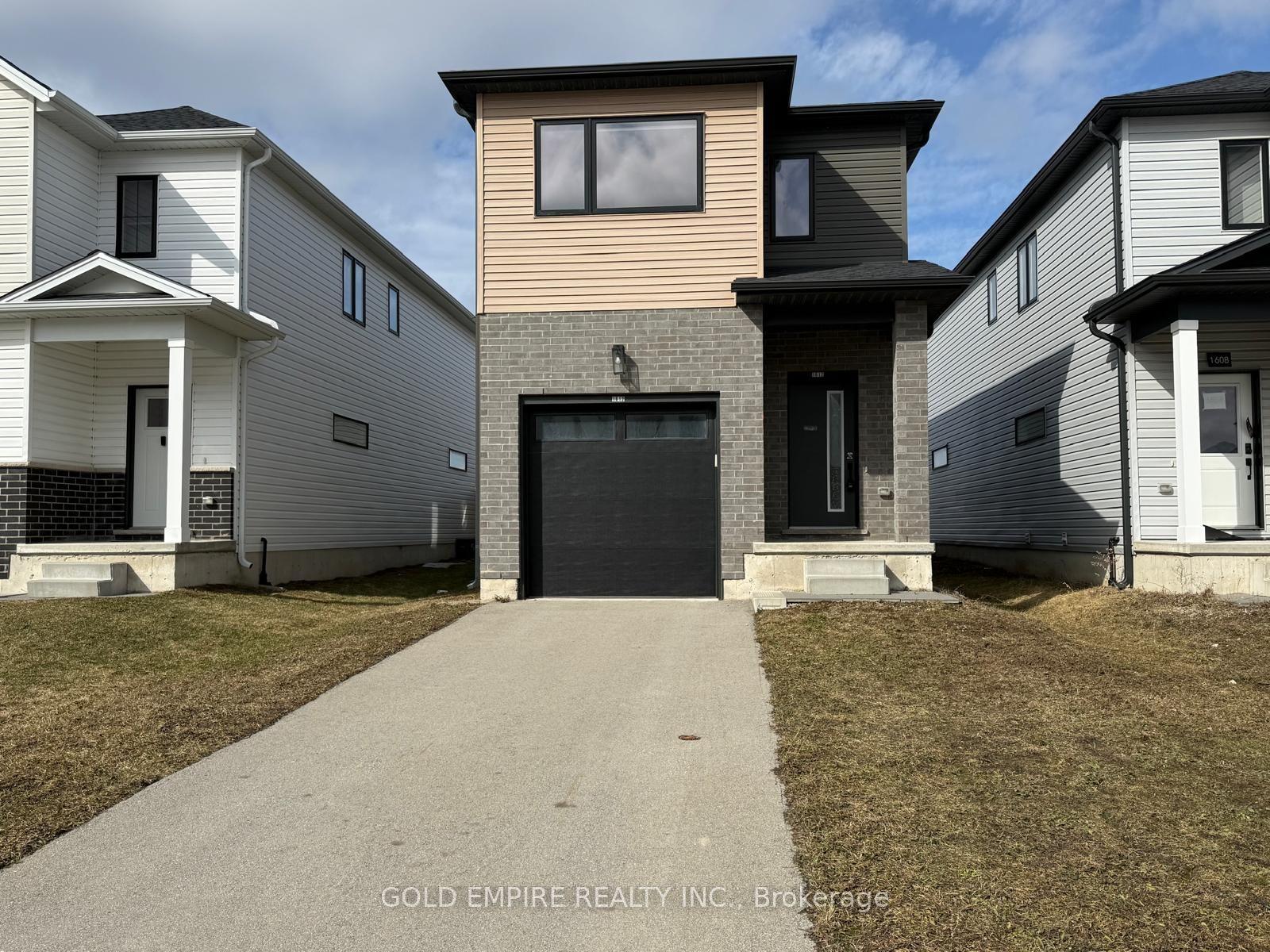 1612 Capri Crescent LOWER #LOWER — photo 1