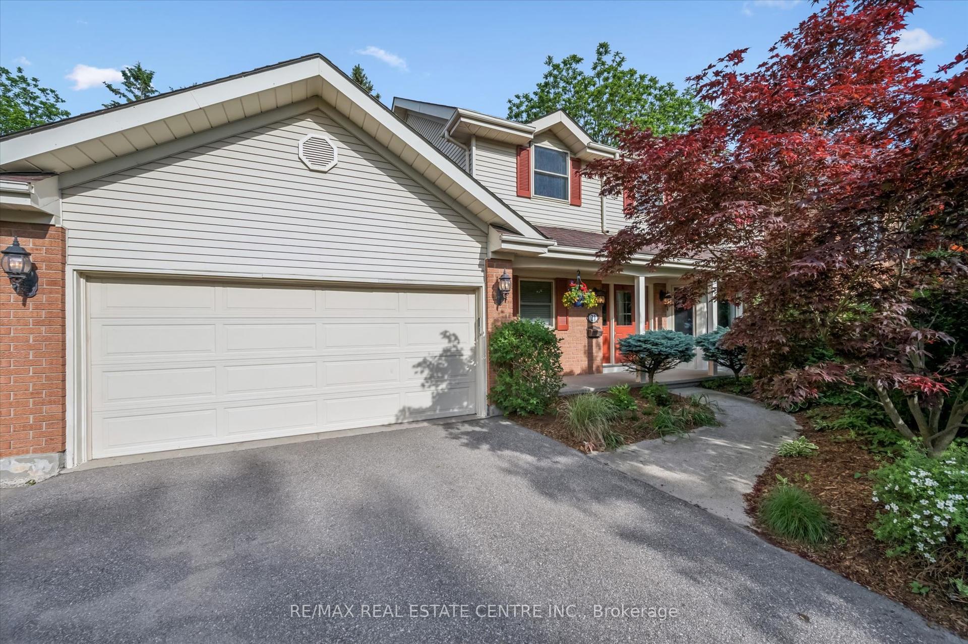 21 Tinatawa Court, Kitchener — Detached for sale, photo 1