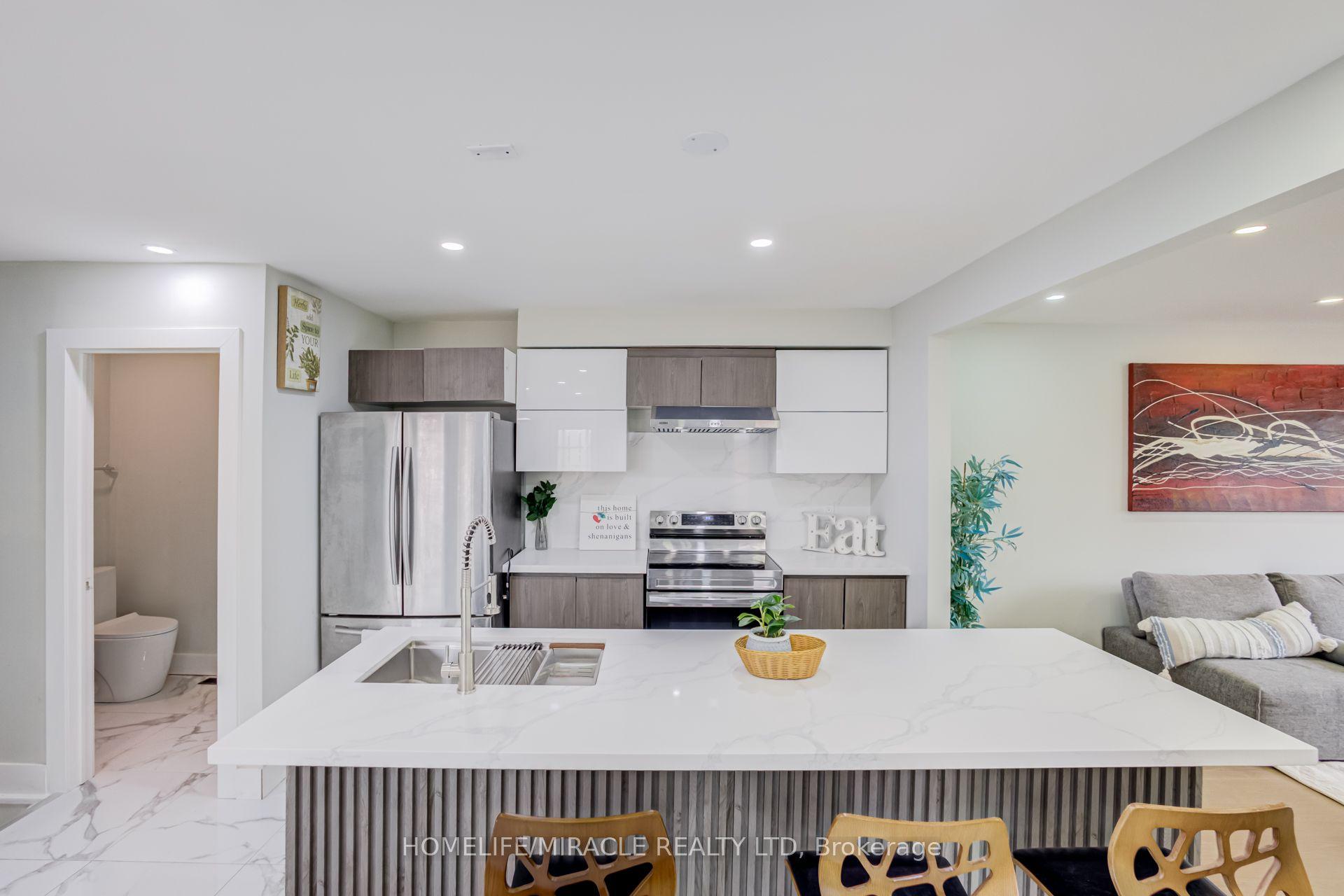 122 Ormond Drive — photo 1