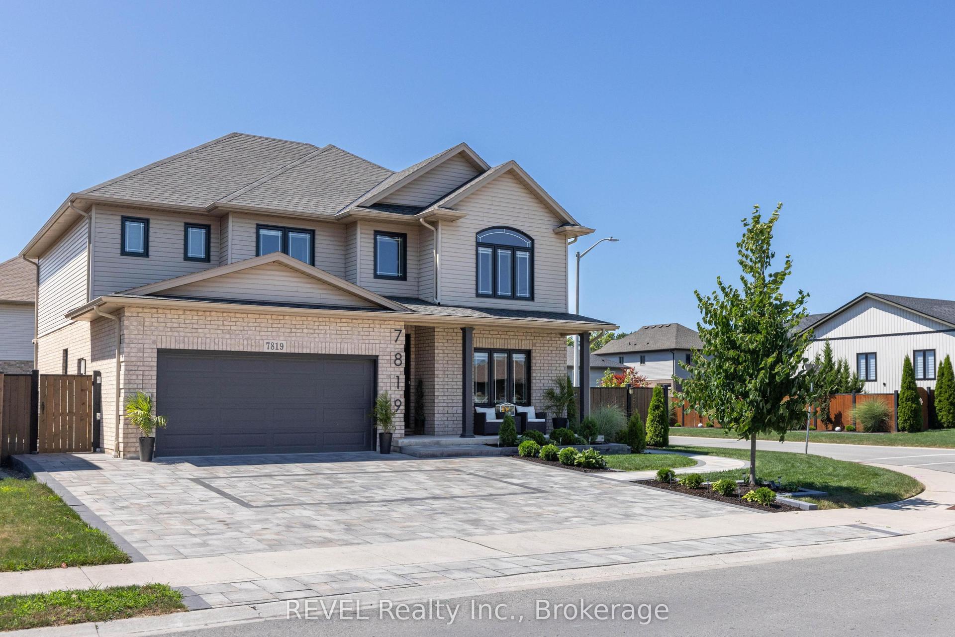 7819 Pender Street, Niagara Falls — Detached for sale, photo 1