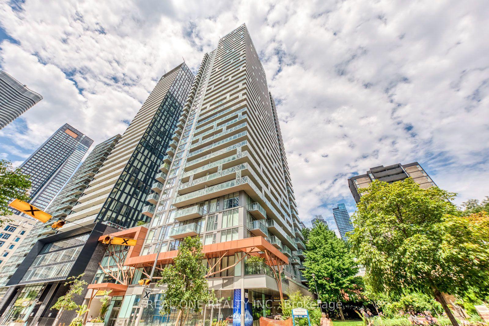 50 Wellesley Street E 3706 #3706, Toronto — Condo for sale, photo 1
