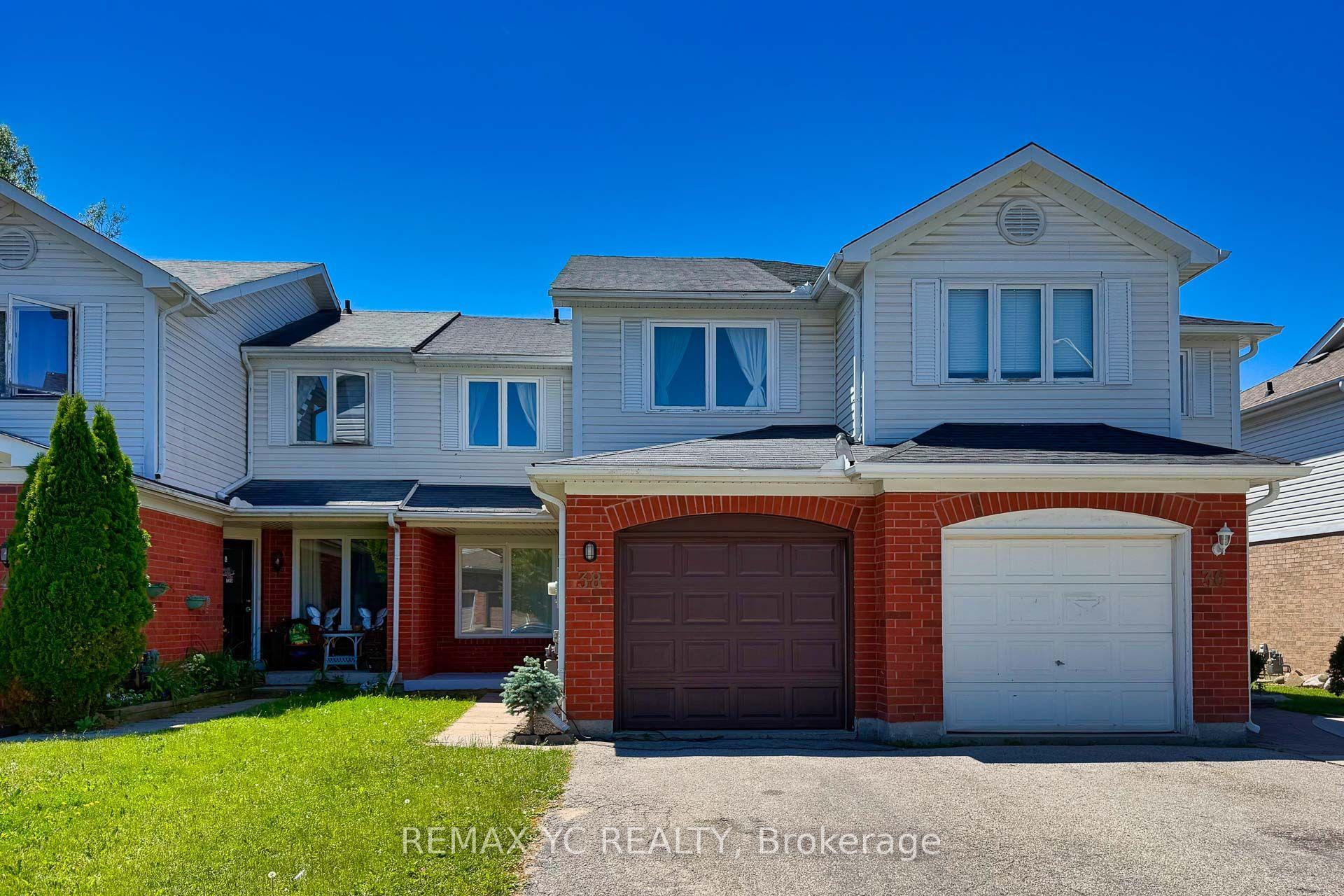 38 Pickett Crescent — photo 1