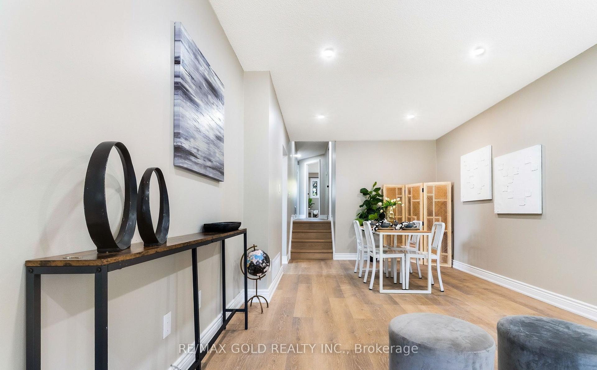 27 Sylvia Street, Barrie — Semi-Detached for sale, photo 1