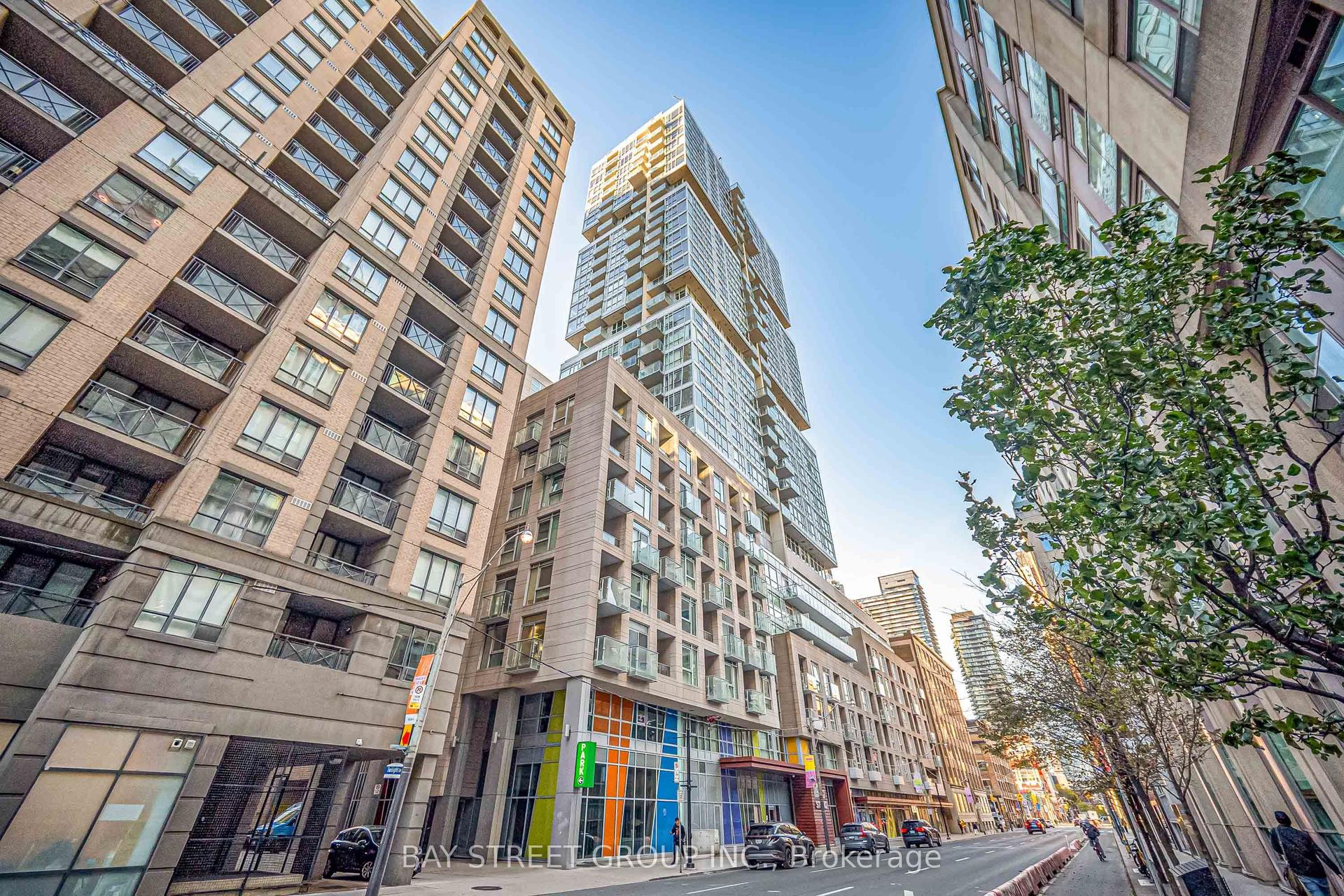 199 Richmond Street W 1909 #1909, Toronto — Condo for lease, photo 1