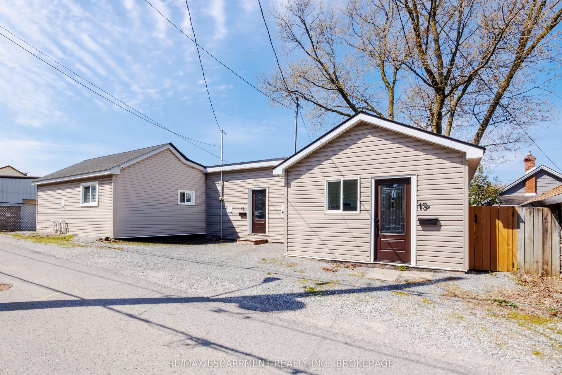 13 Chestnut Lane — photo 1