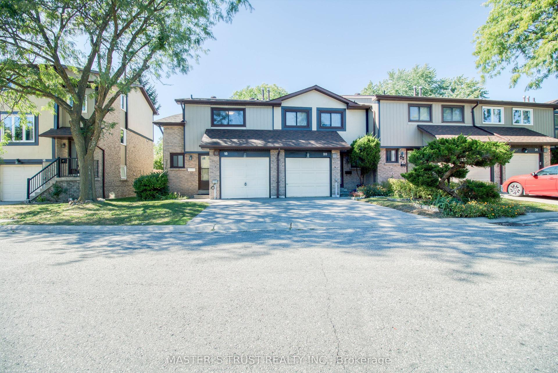 29 Fundy Bay Boulevard 18 #18, Toronto — Condo Town for sale, photo 1