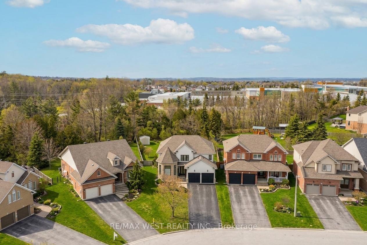 90 Birkhall Place, Barrie — Detached for sale, photo 1