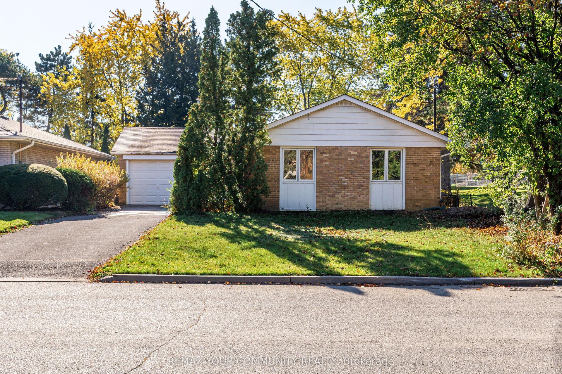 98 Wigmore Drive Main #Main, Toronto — Detached for lease, photo 1