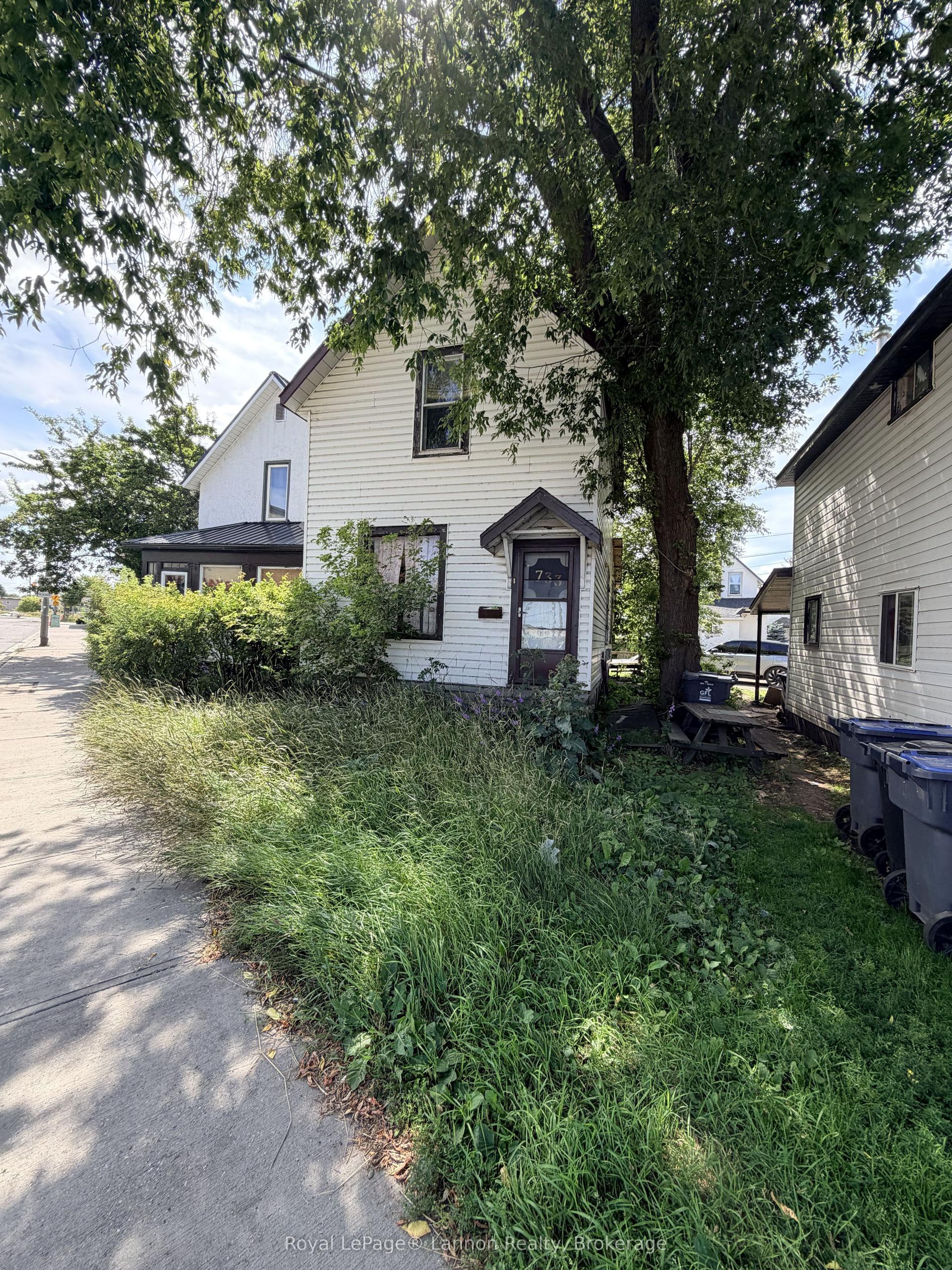 733 Simpson Street, Thunder Bay — Detached for sale, photo 1