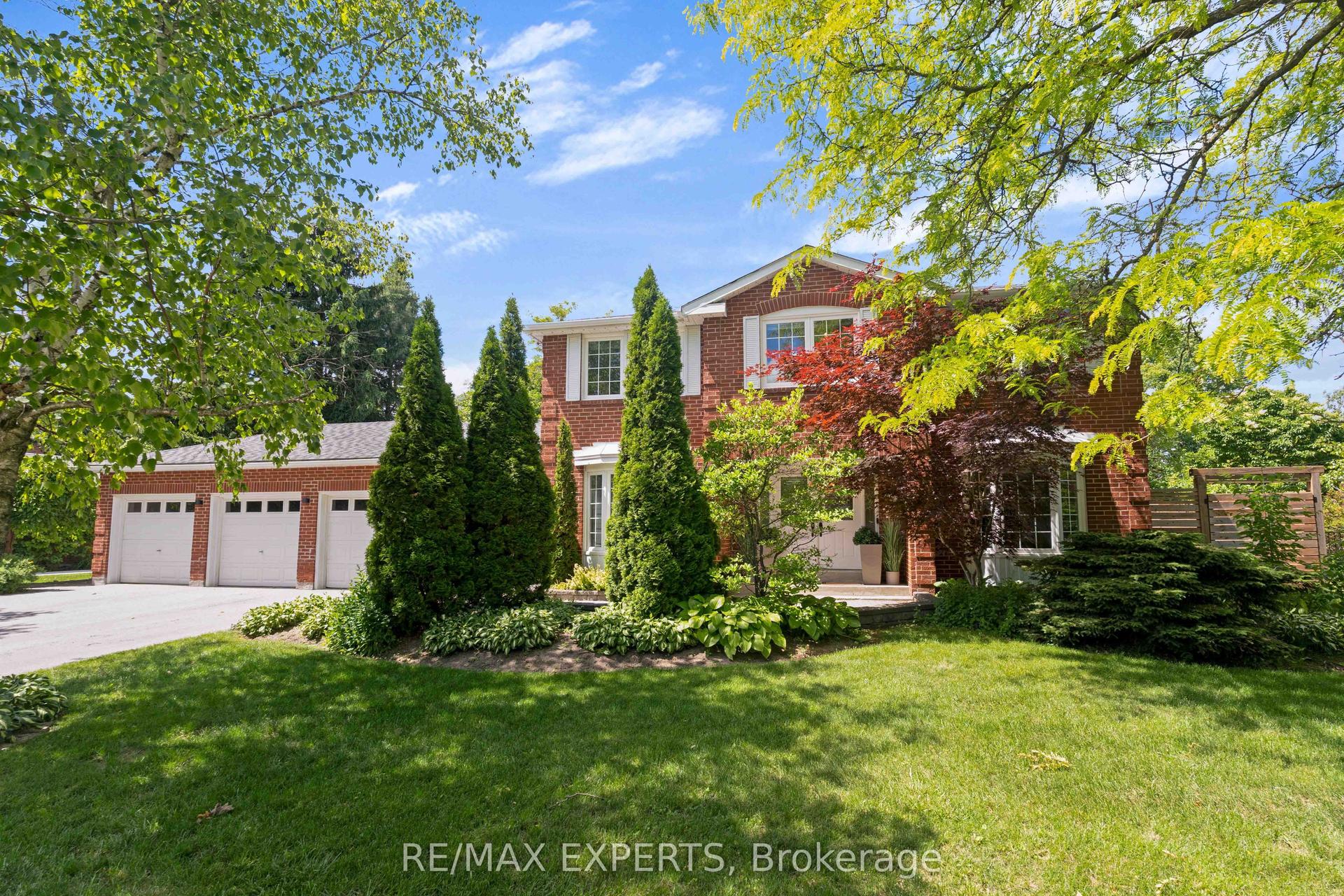 160 Burton Grove, King — Detached for sale, photo 1