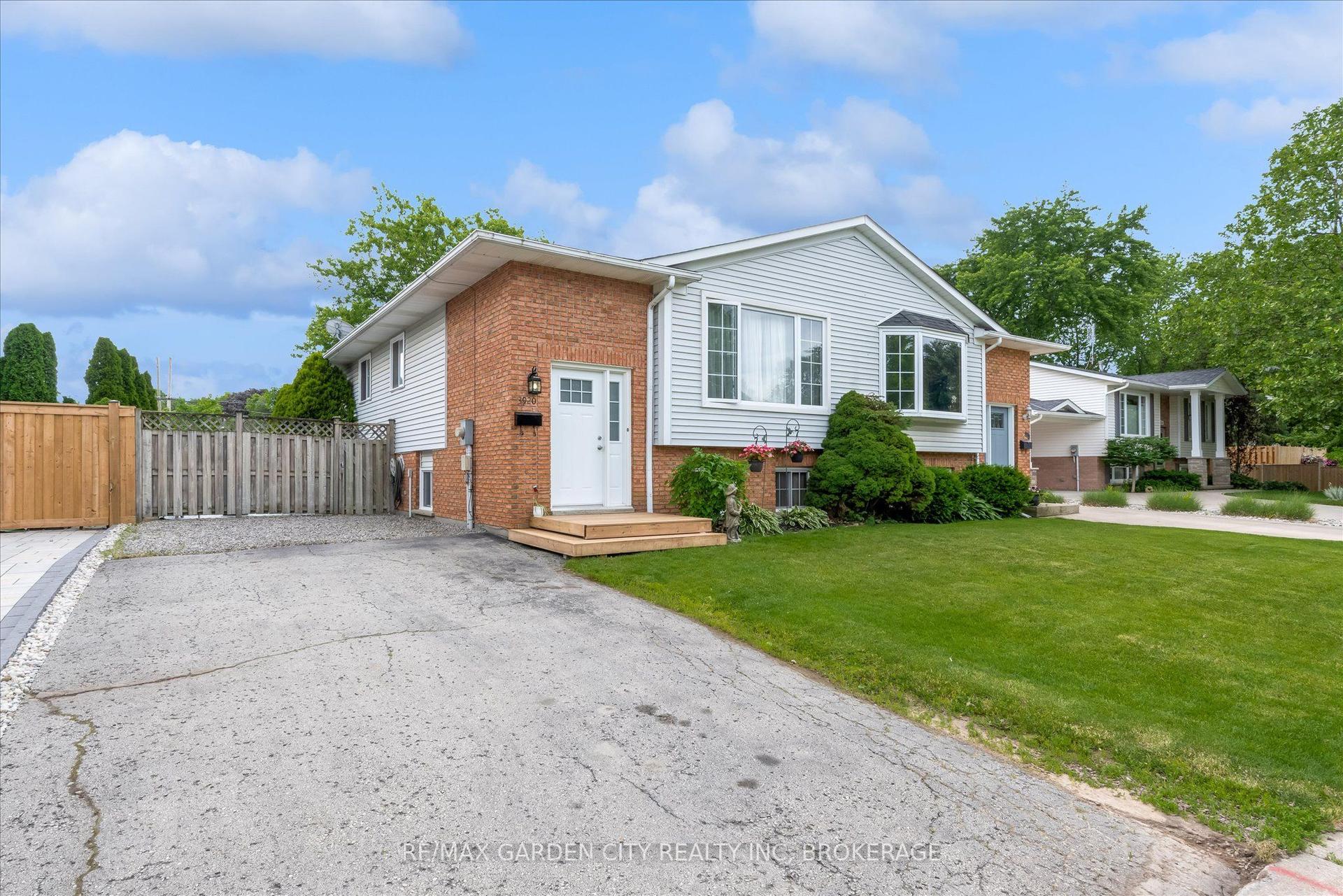 3920 Old Orchard Way — photo 1