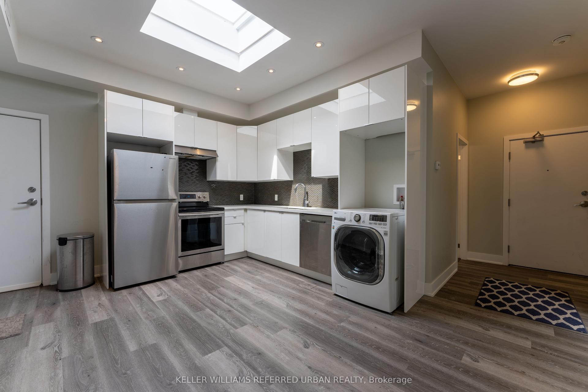 400 Queen Street W 1 #1 — photo 1