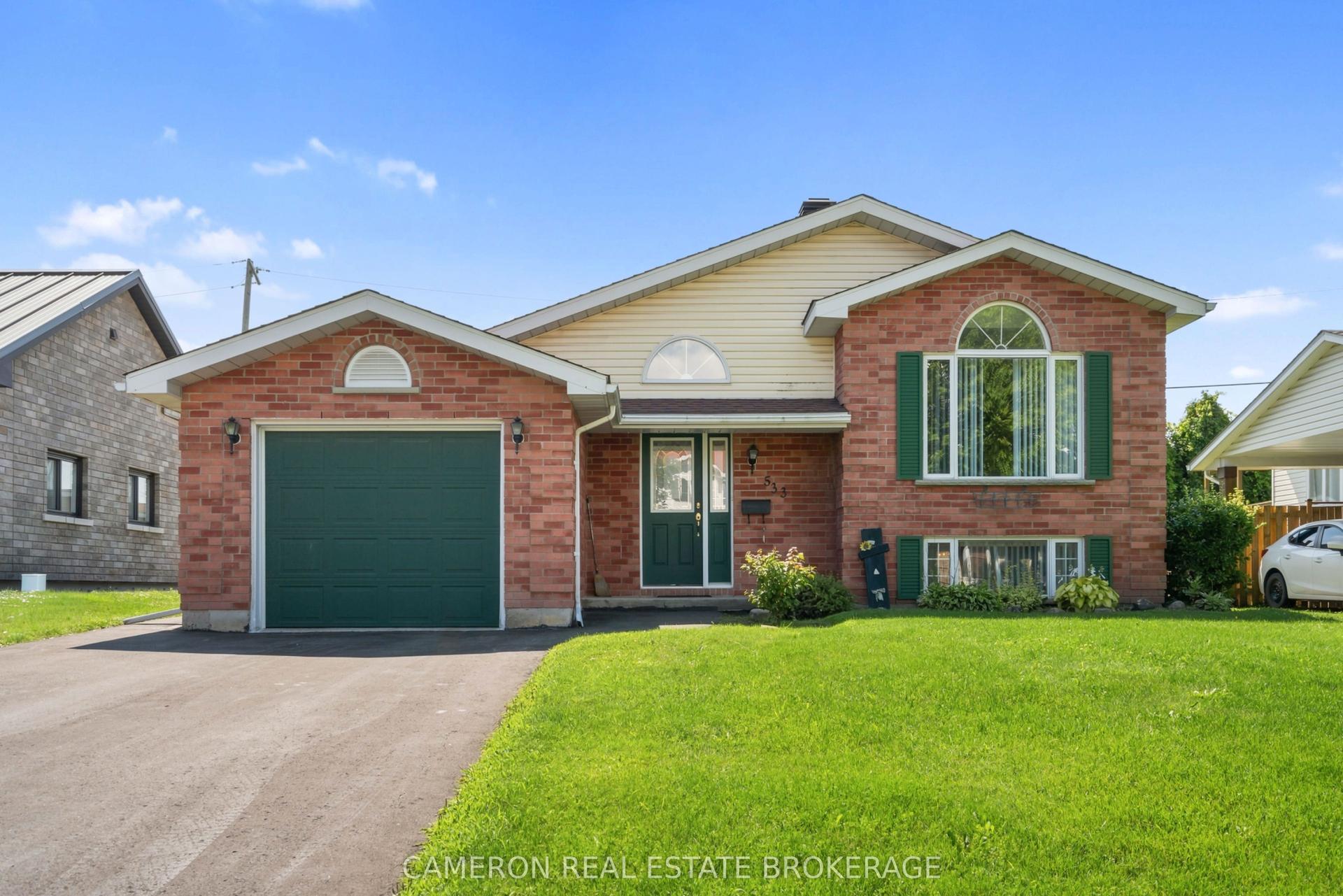 533 Jase Street, Cornwall — Detached for sale, photo 1