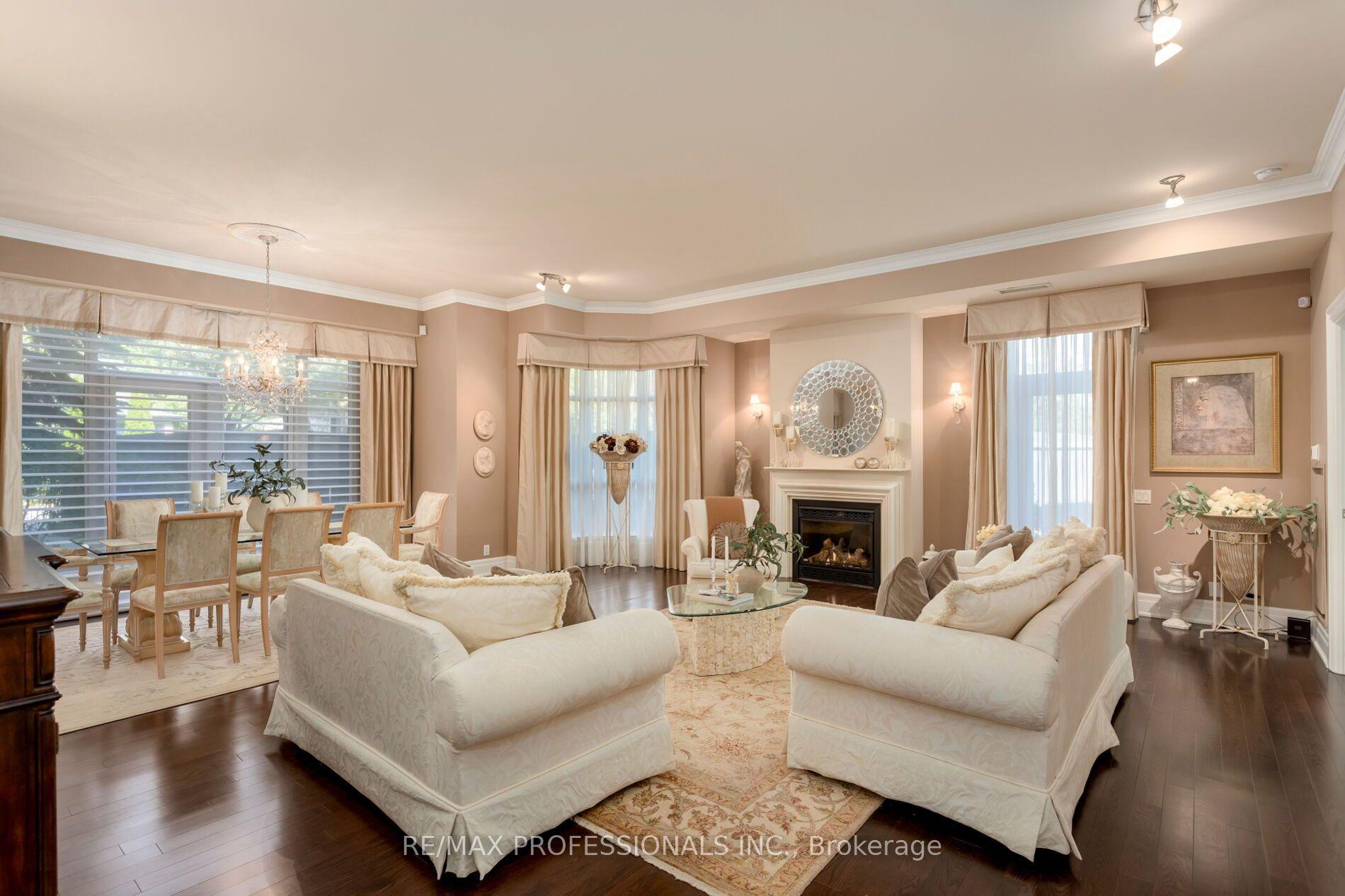 9 Burnhamthorpe Crescent 108 #108, Toronto — Condo for sale, photo 1