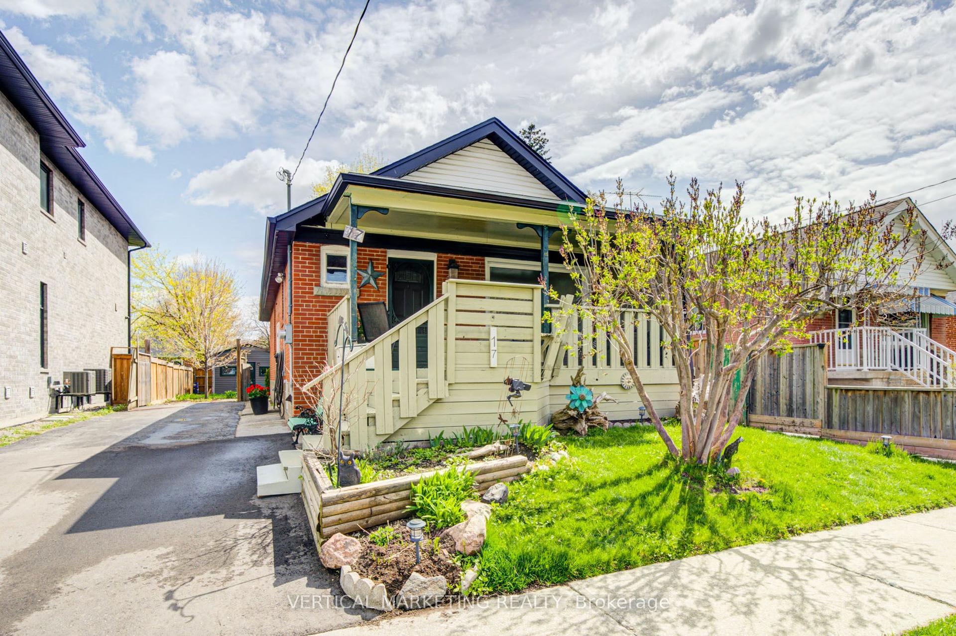 17 Arden Crescent — photo 1