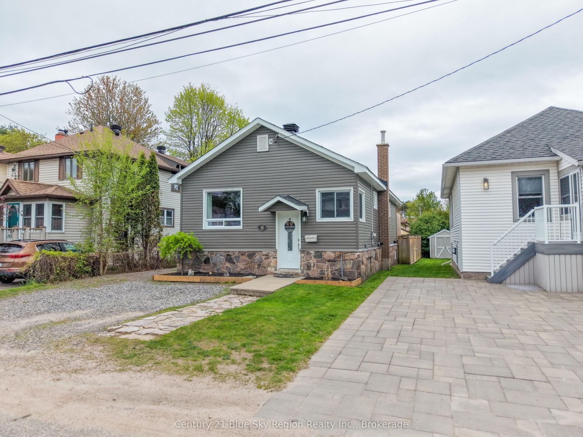 15 Pollard Avenue — photo 1
