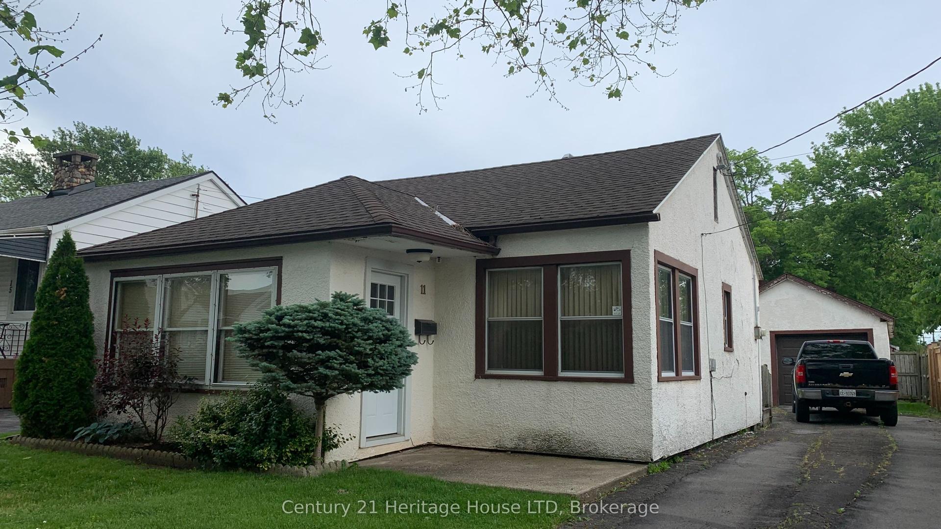 11 Achilles Avenue — photo 1