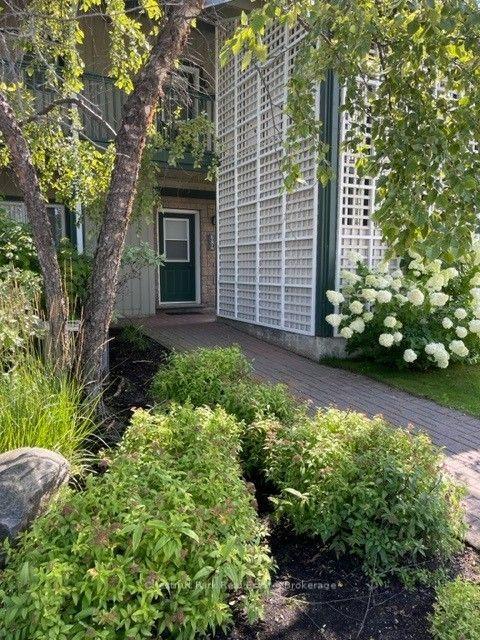 684 Johnston Park Avenue, Collingwood — Condo Town for lease, photo 1