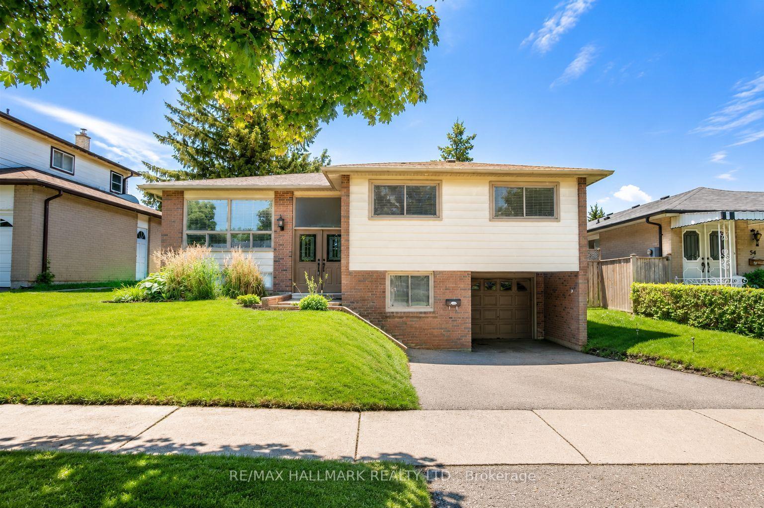 52 Tweedrock Crescent, Toronto — Detached for lease, photo 1