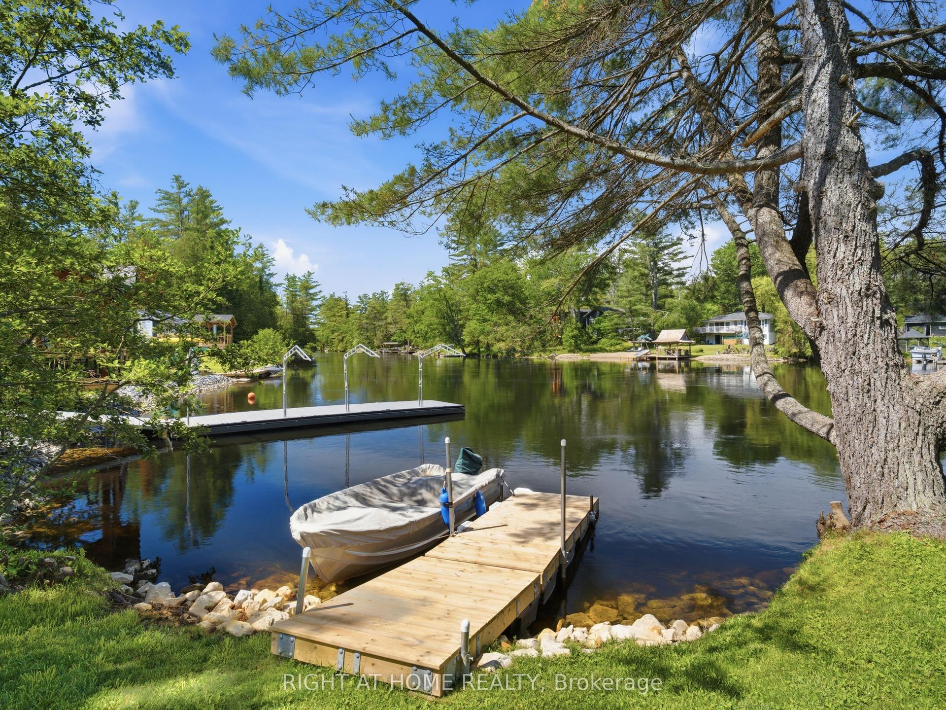 8168 Laidlaw Avenue, Ramara — Detached for sale, photo 1