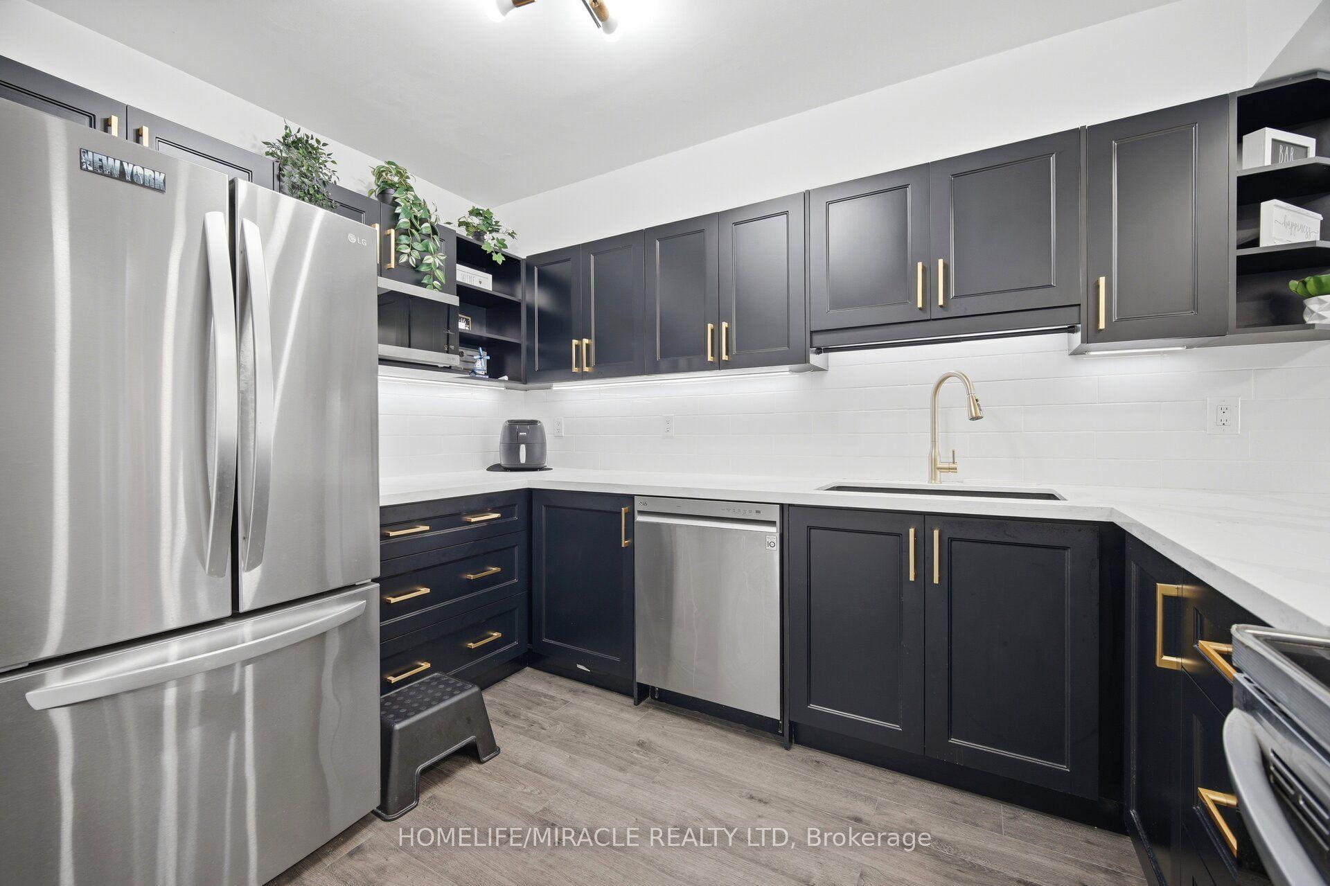 238 Albion Road 102 #102, Toronto — Condo for sale, photo 1