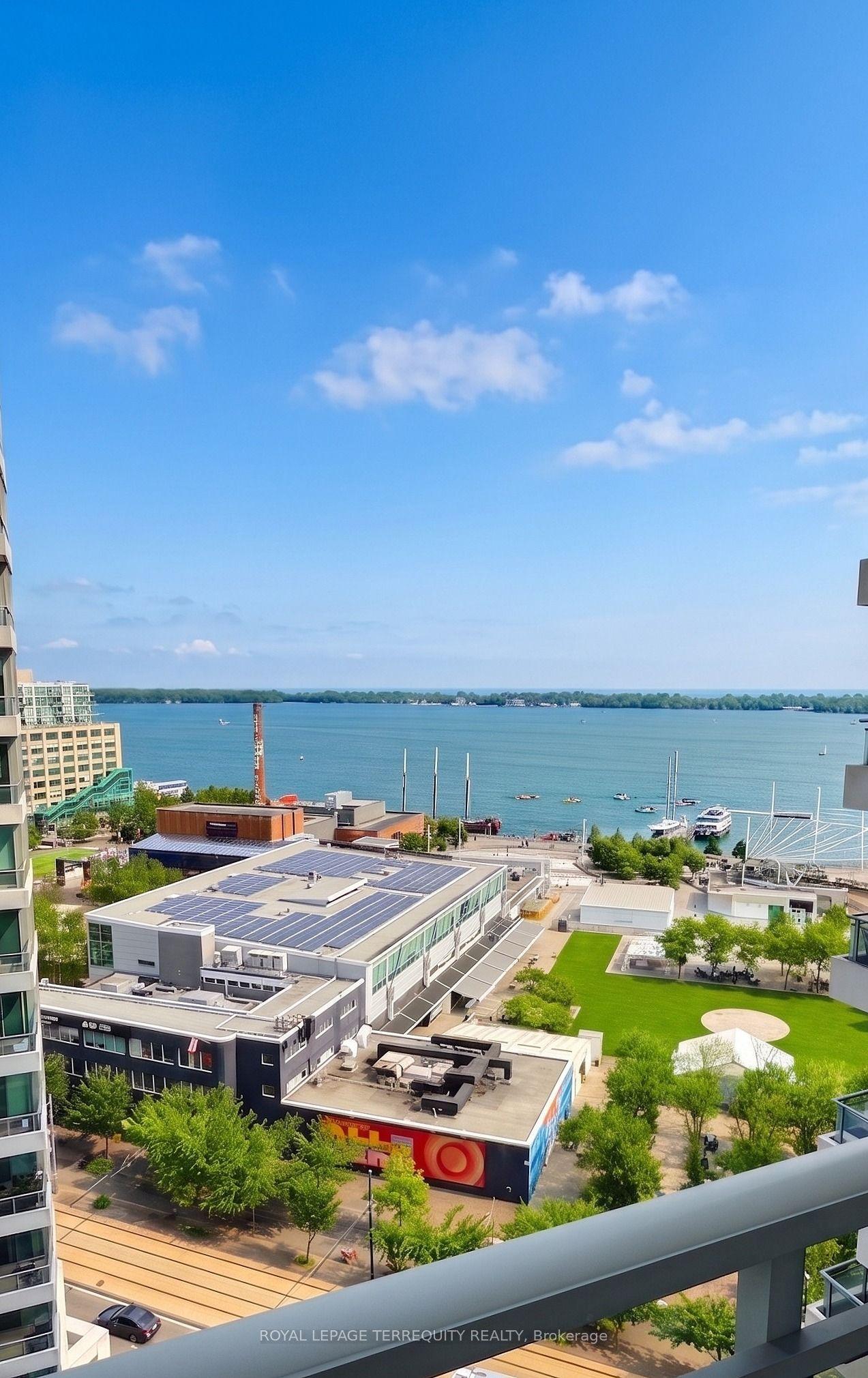 230 Queens Quay W 1812 #1812, Toronto — Condo for lease, photo 1