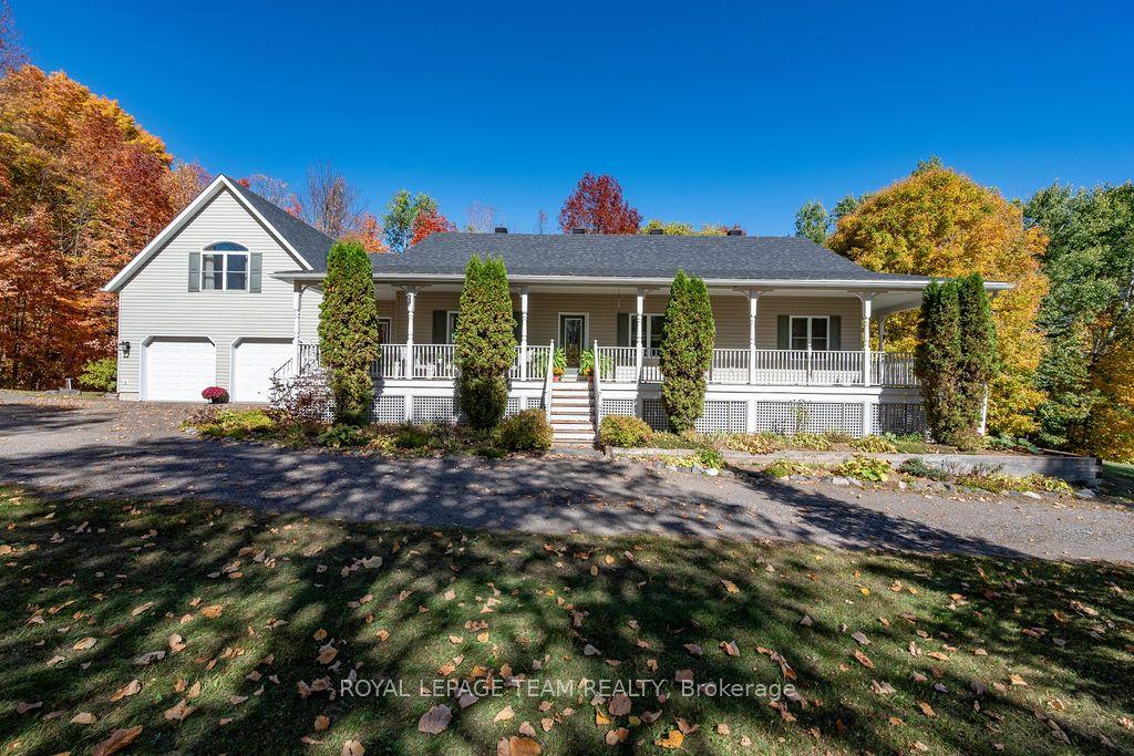 698 BARRYVALE Road — photo 1