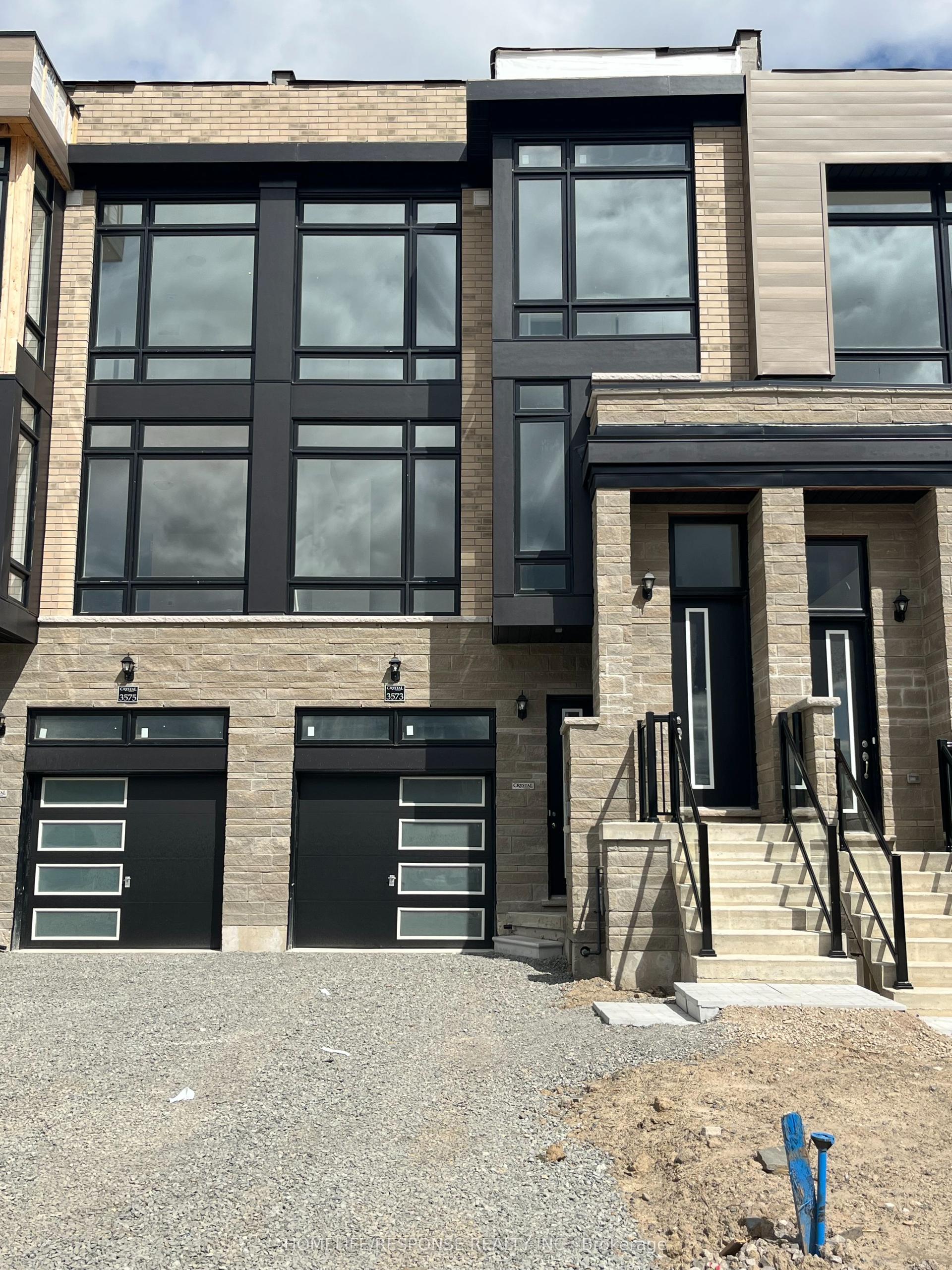 3573 POST Road, Oakville — Townhouse for lease, photo 1