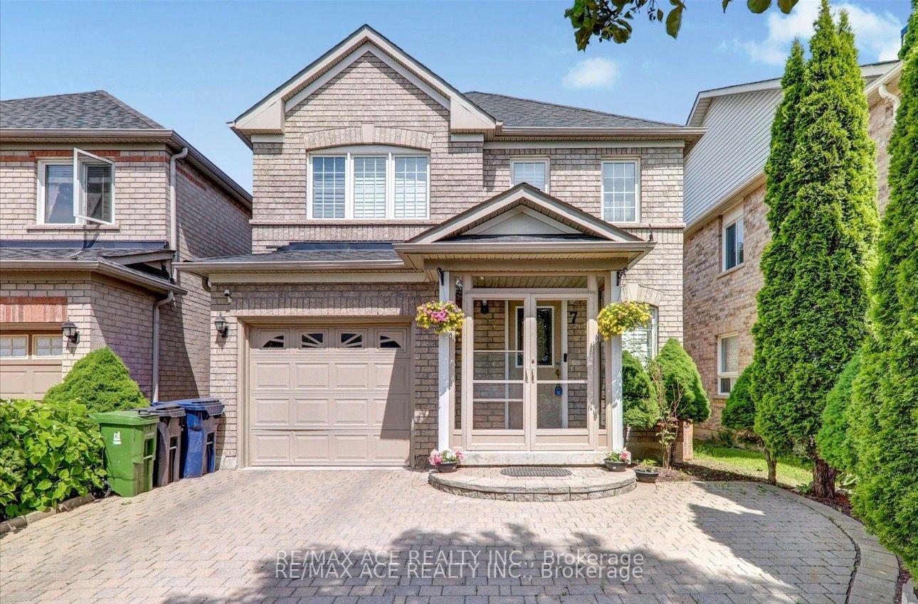 7 Glacier Crescent Bsmt #Bsmt — photo 1