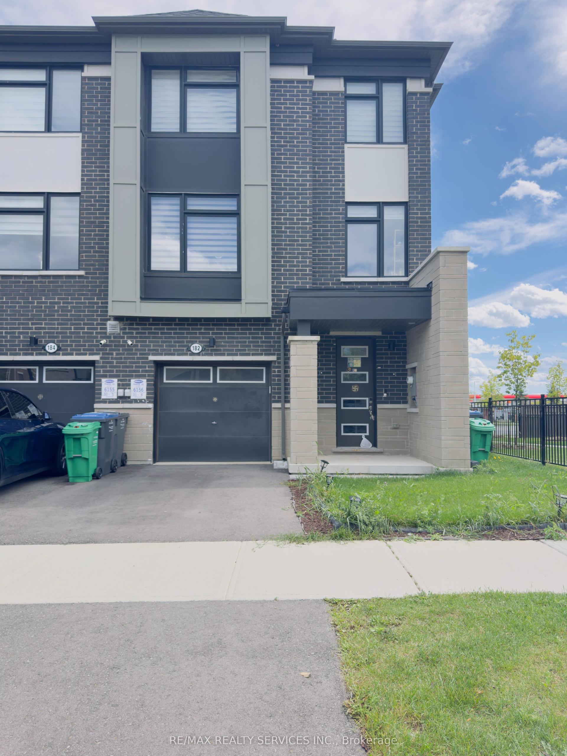 182 Keppel Circle, Brampton — Townhouse for lease, photo 1