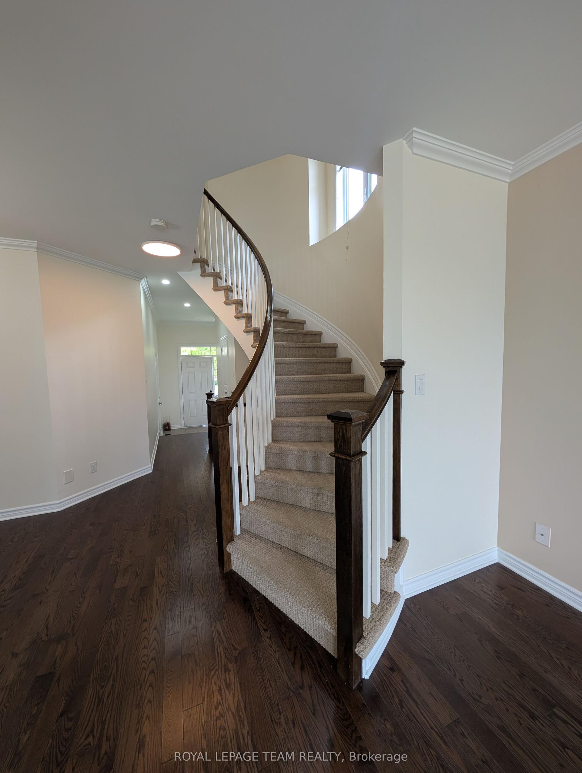 34 Torbec Avenue E, Kanata — Townhouse for lease, photo 1