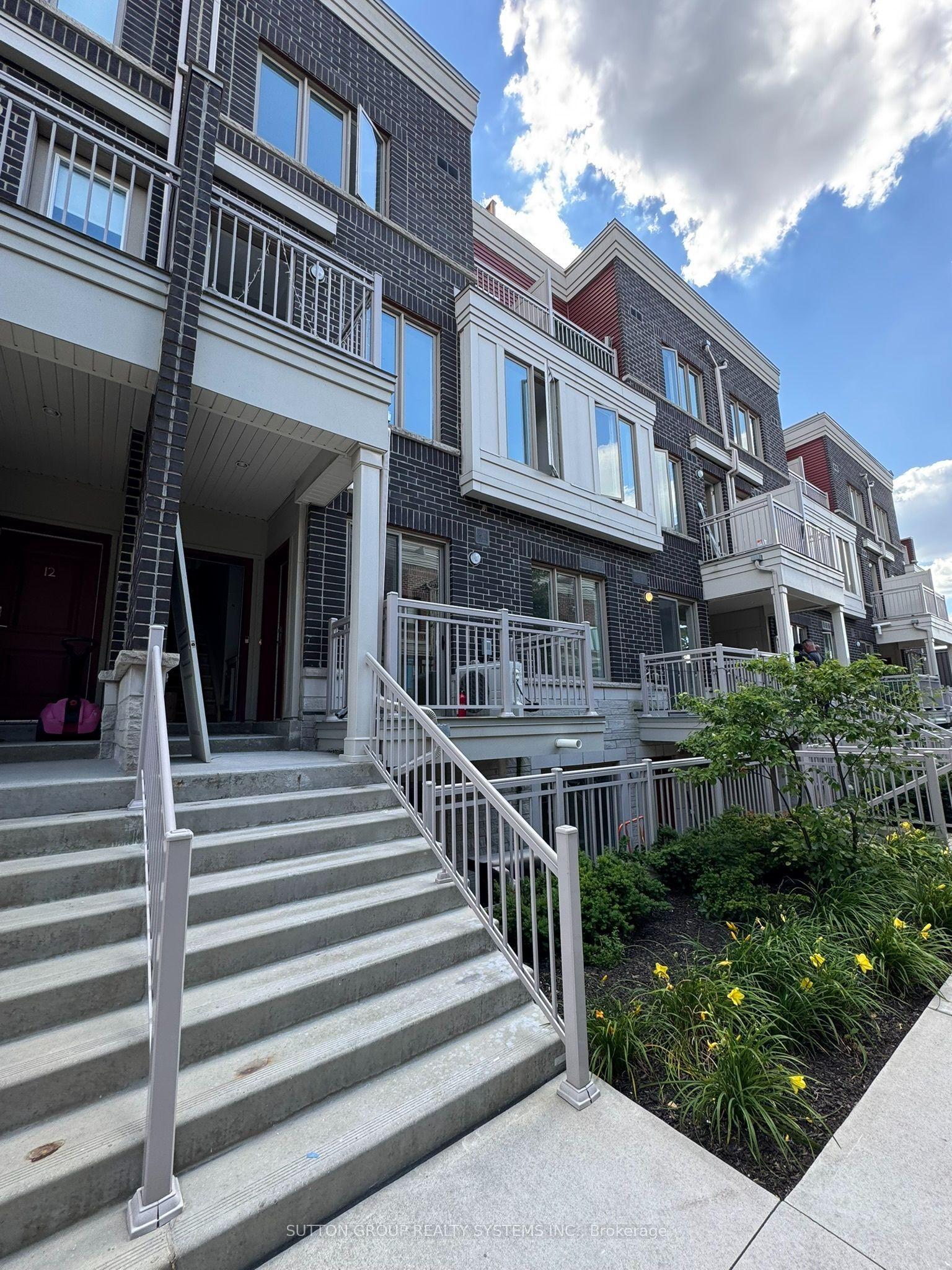 90 Eastwood Park Gardens 10 #10, Toronto — Condo Town for lease, photo 1