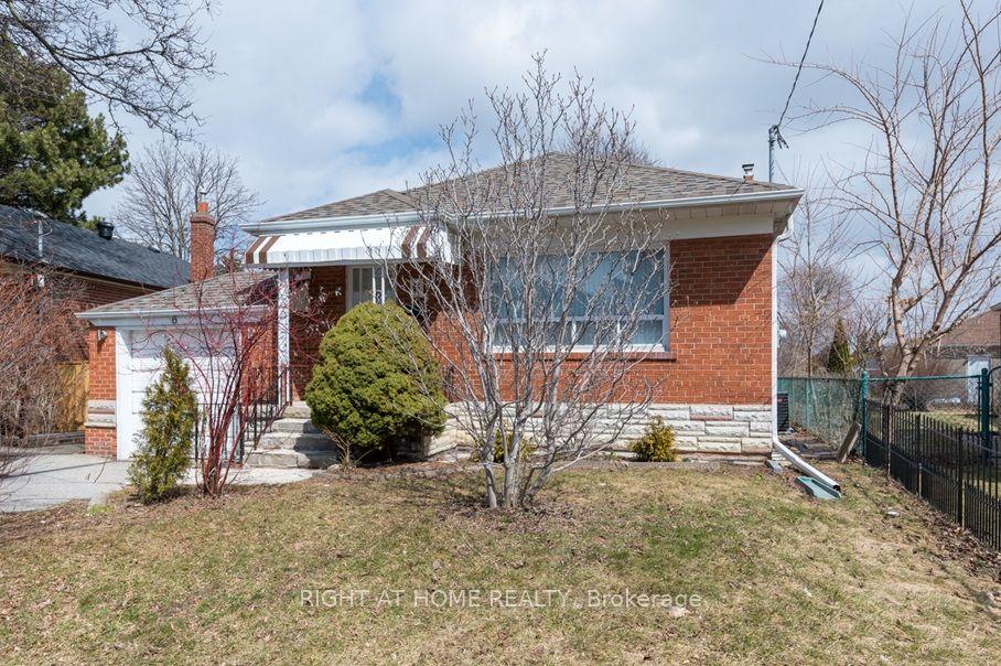 6 Bellvare Crescent — photo 1