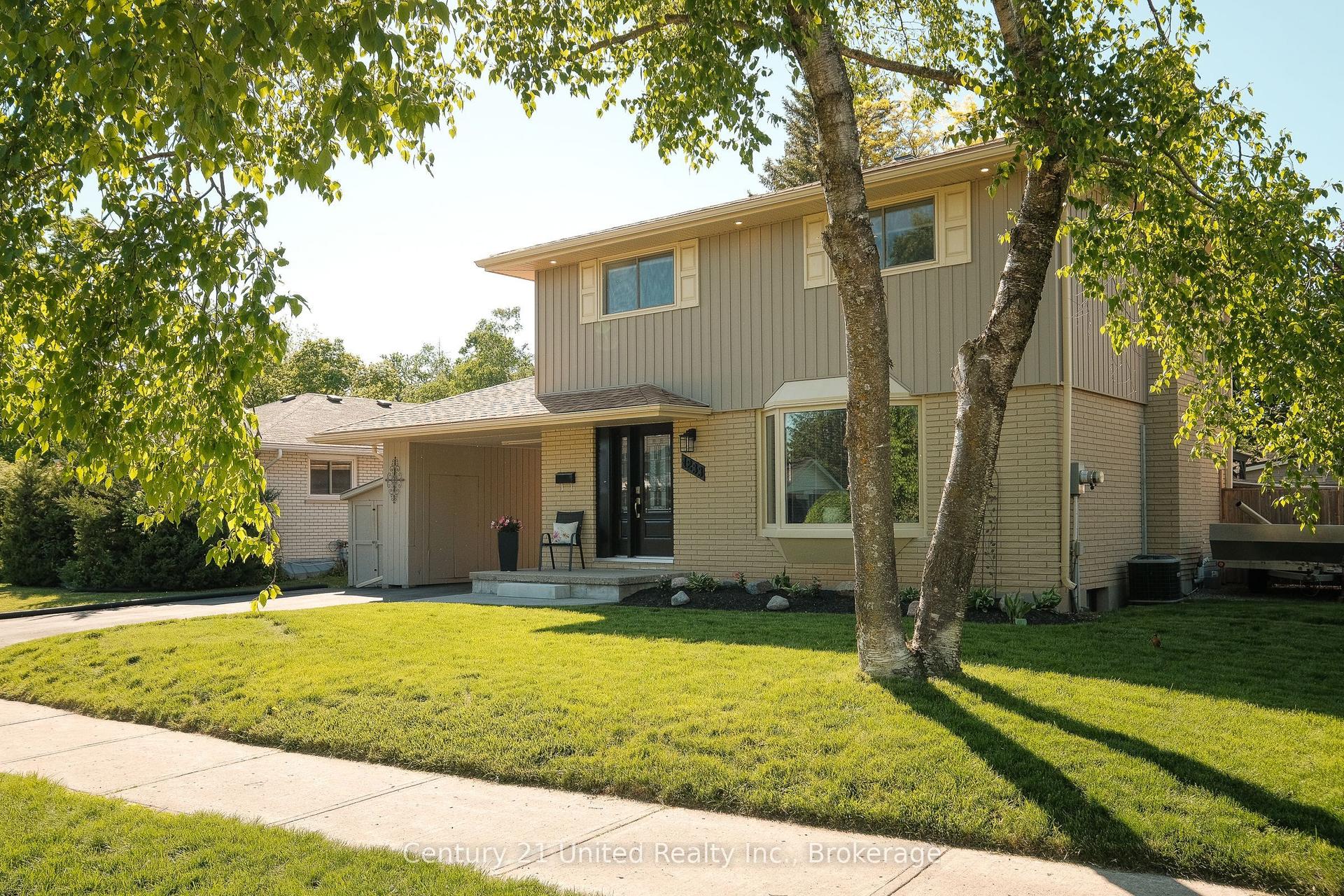 1233 Franklin Drive — photo 1