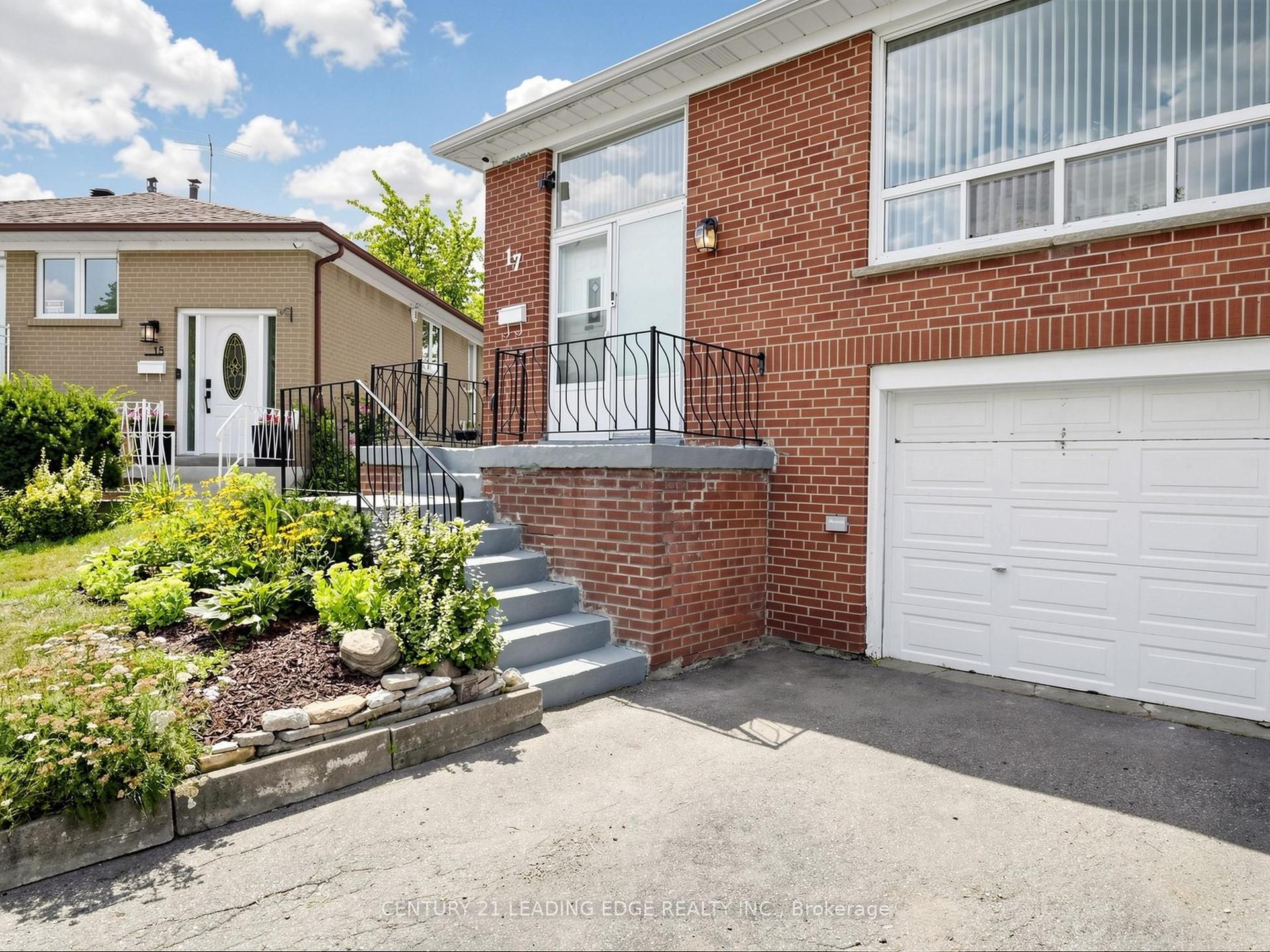 17 Tinton Crescent, Toronto — Semi-Detached for sale, photo 1