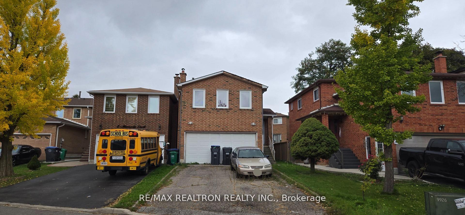 6 Albemarle Court — photo 1