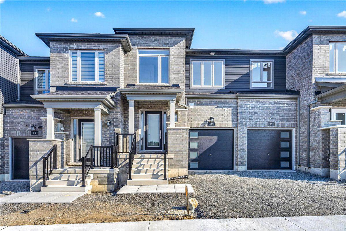 46 McAush Street, Barrie — Townhouse for lease, photo 1