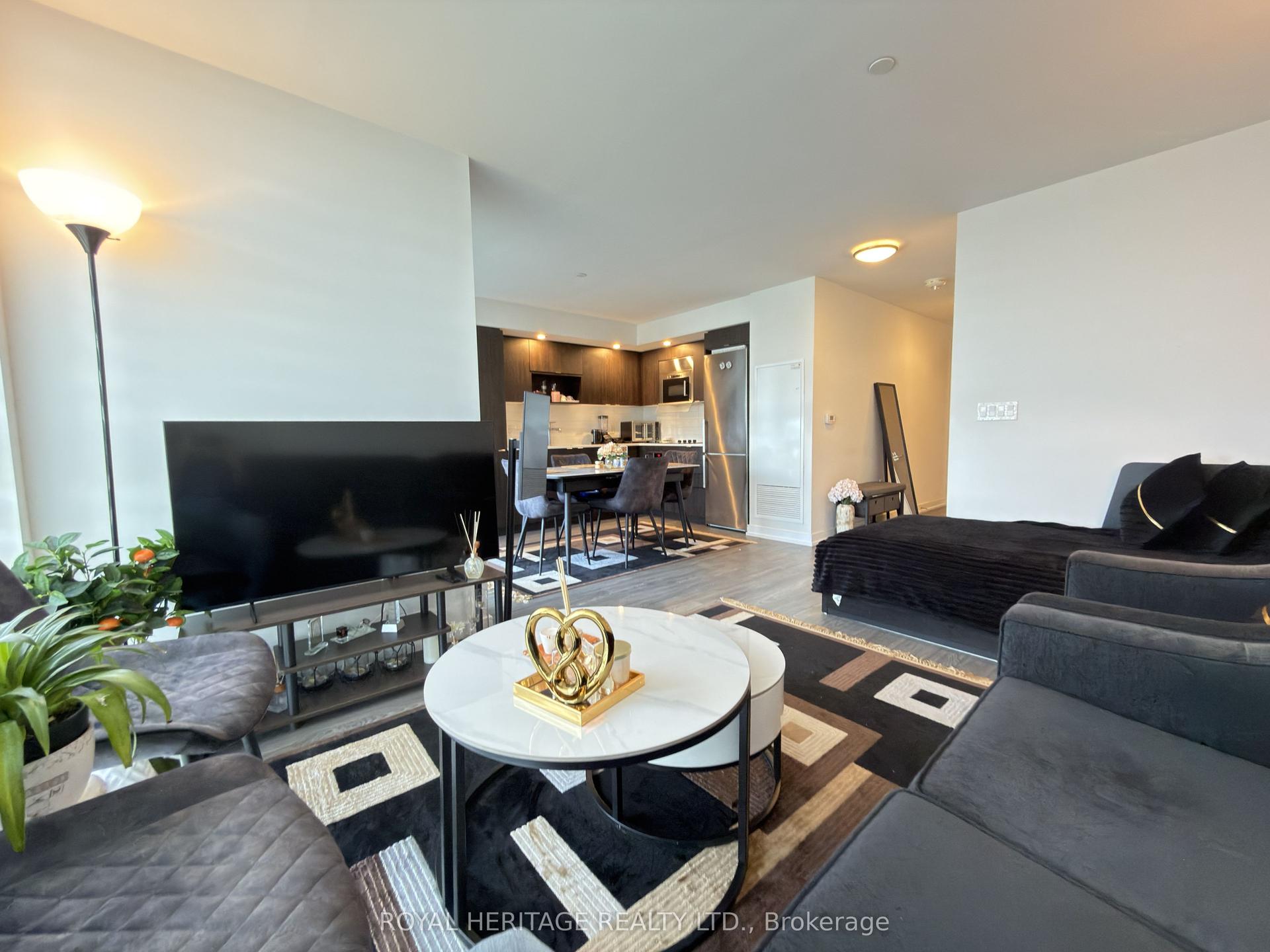 225 Village Green Square E 409 #409, Toronto — Condo for lease, photo 1