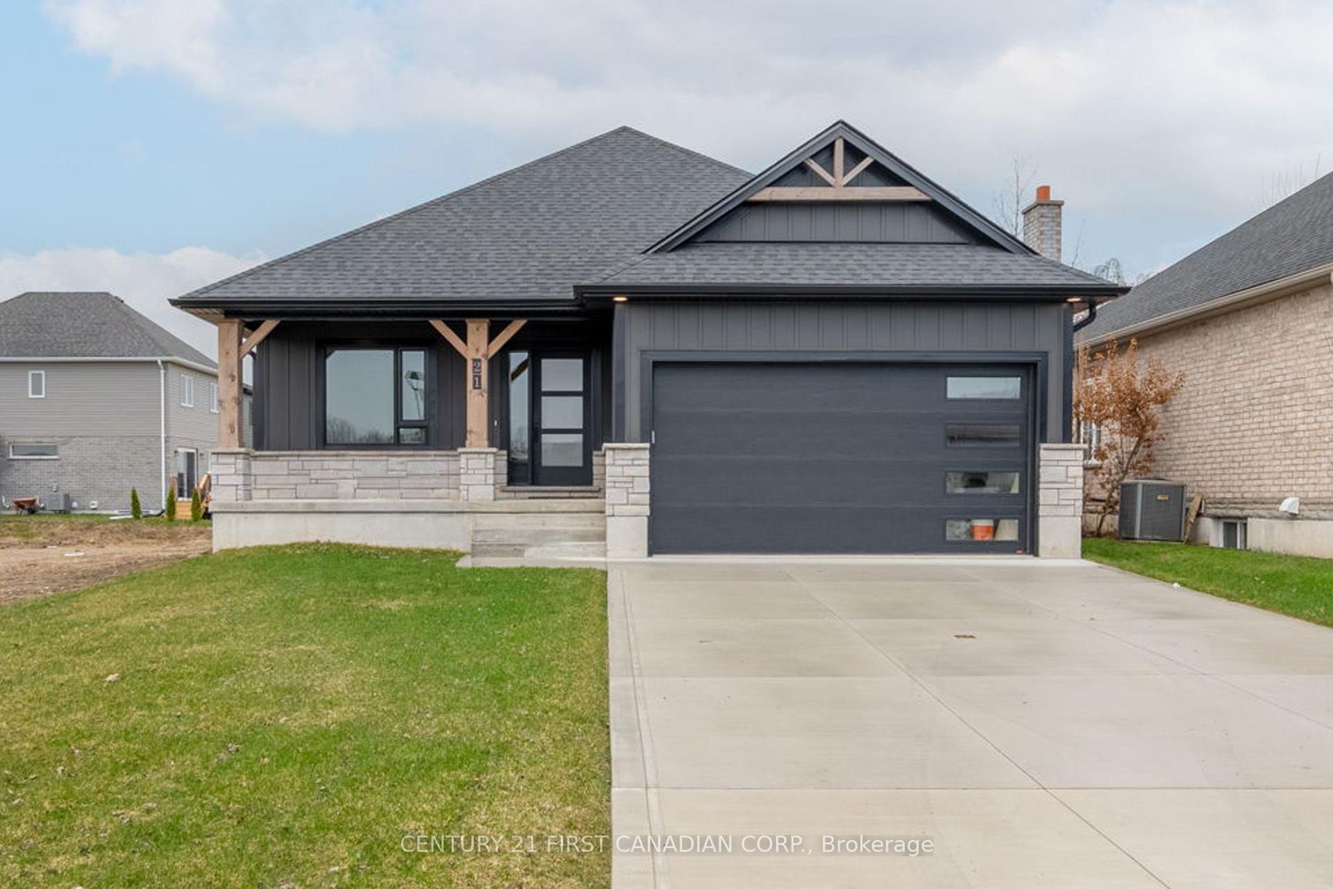 21 HAMILTON Street — photo 1