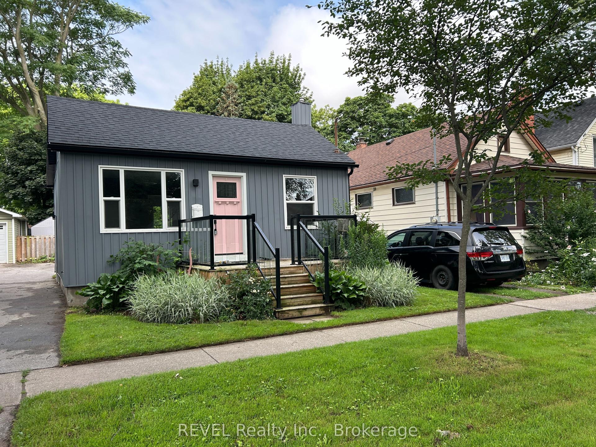 43 Wiley Street, St. Catharines — Detached for lease, photo 1