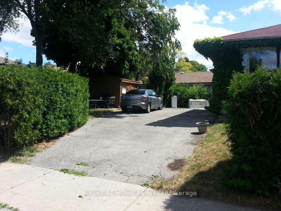 1 Mozart Avenue — photo 1
