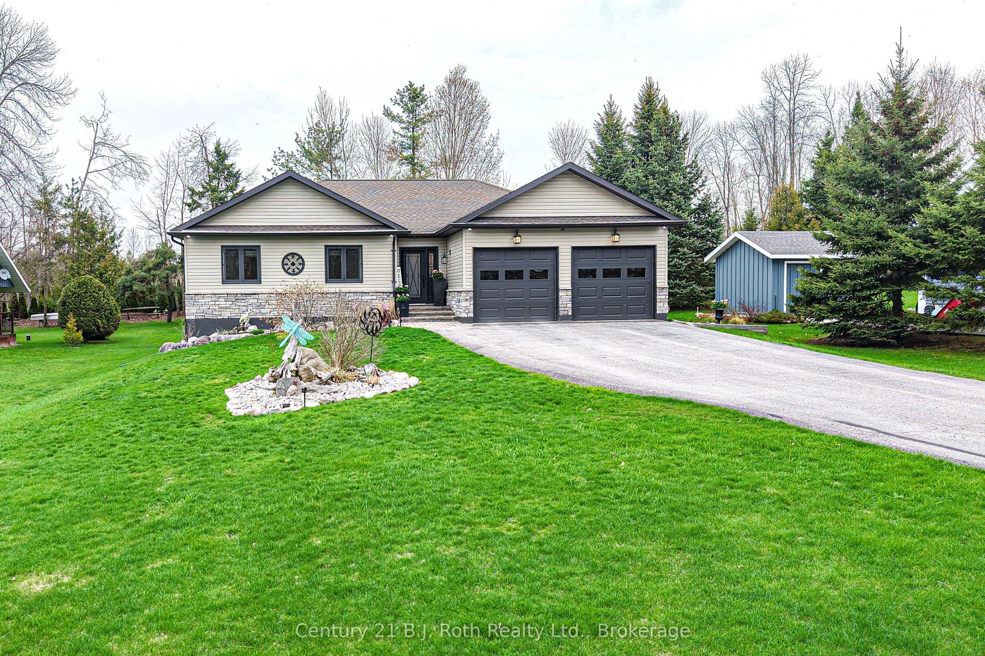 3577 Peter Street — photo 1