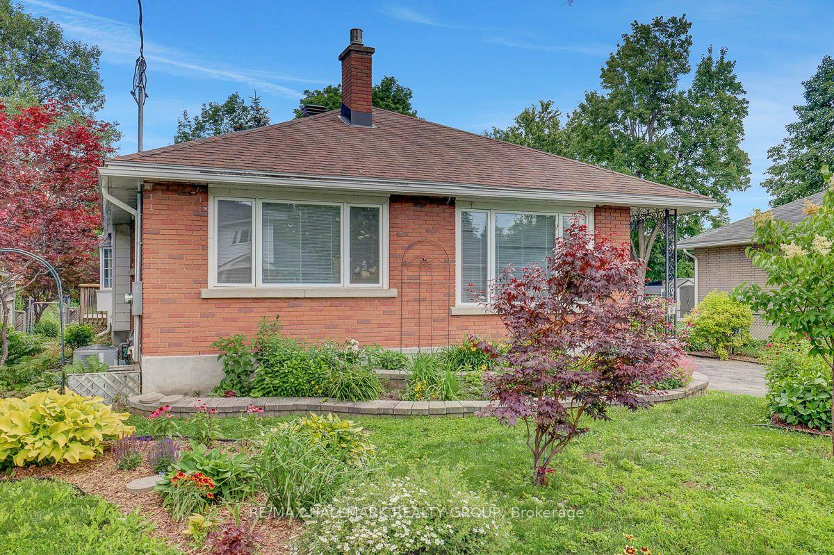 13 Dunham Street, Beacon Hill North - South and Area — Detached for sale, photo 1