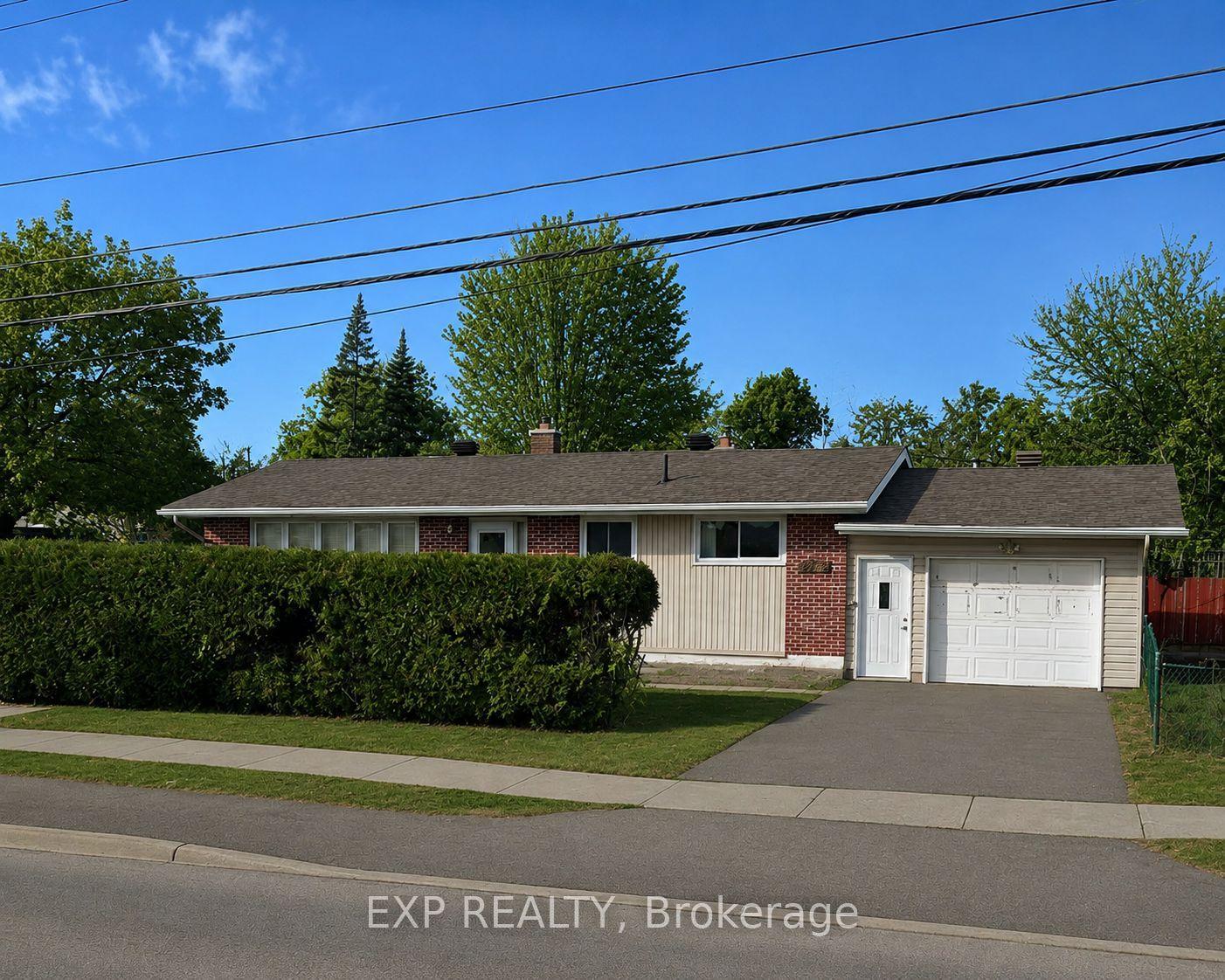 2473 Walkley Road — photo 1